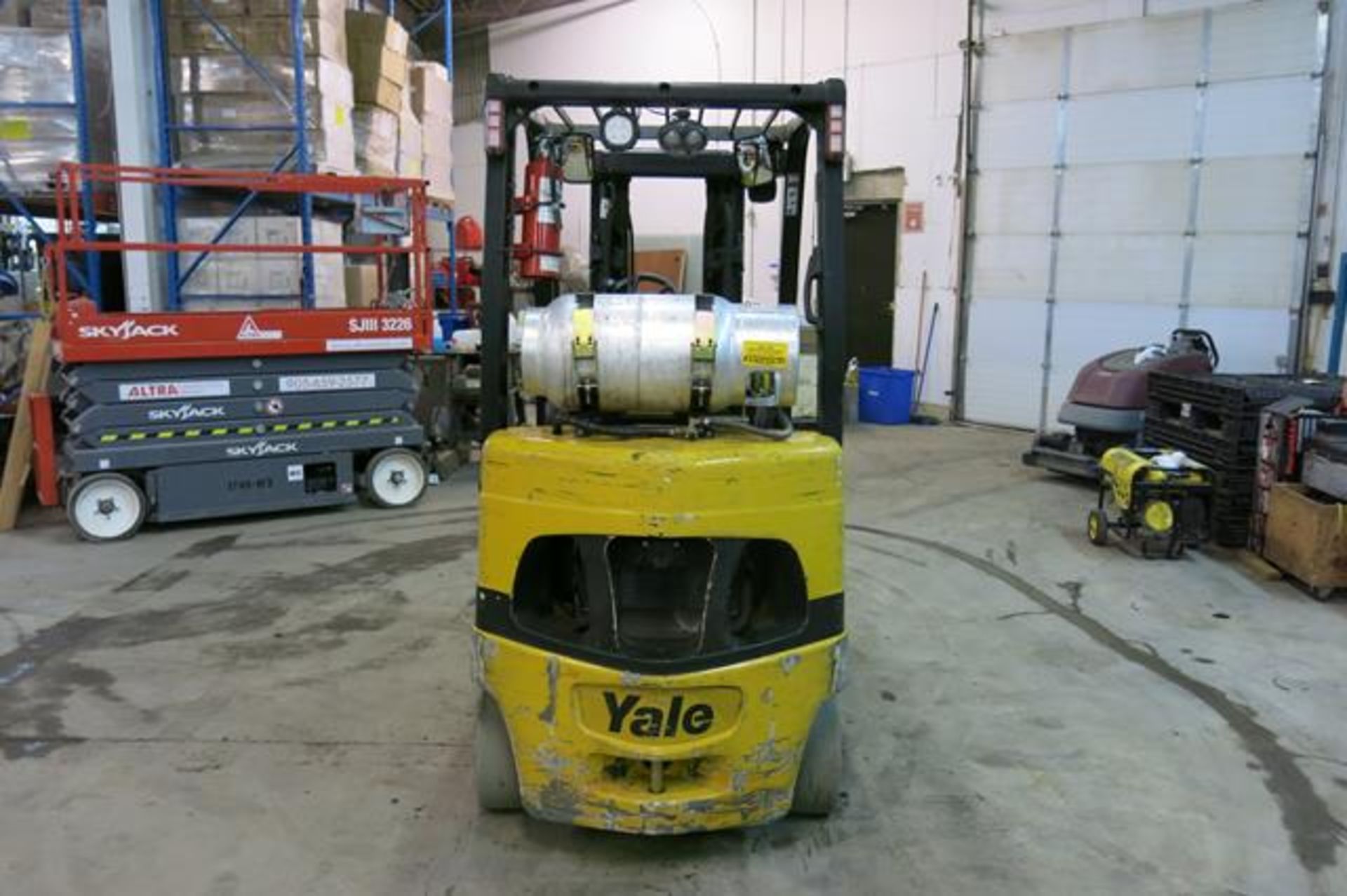 YALE, GLC050VNXVSE083, 5,000 LBS., 3 STAGE, LPG FORKLIFT WITH SIDESHIFT, 189" MAX LIFT, 13,173 HOURS - Image 6 of 14