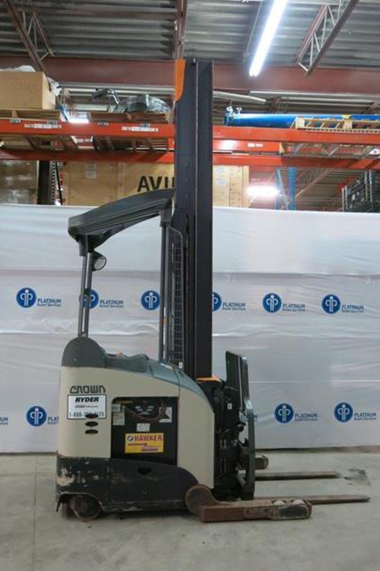 CROWN, RMD6025-32, 3,200 LBS., 48V, BATTERY POWERED REACH TRUCK WITH CHARGER, 373" MAXIMUM LIFT - Image 7 of 13