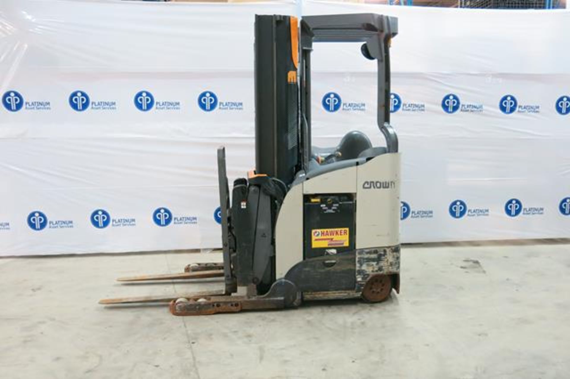 CROWN, RMD6025-32, 3,200 LBS., 36V, BATTERY POWERED REACH TRUCK WITH CHARGER, 2,187 HOURS, 210" - Image 3 of 9