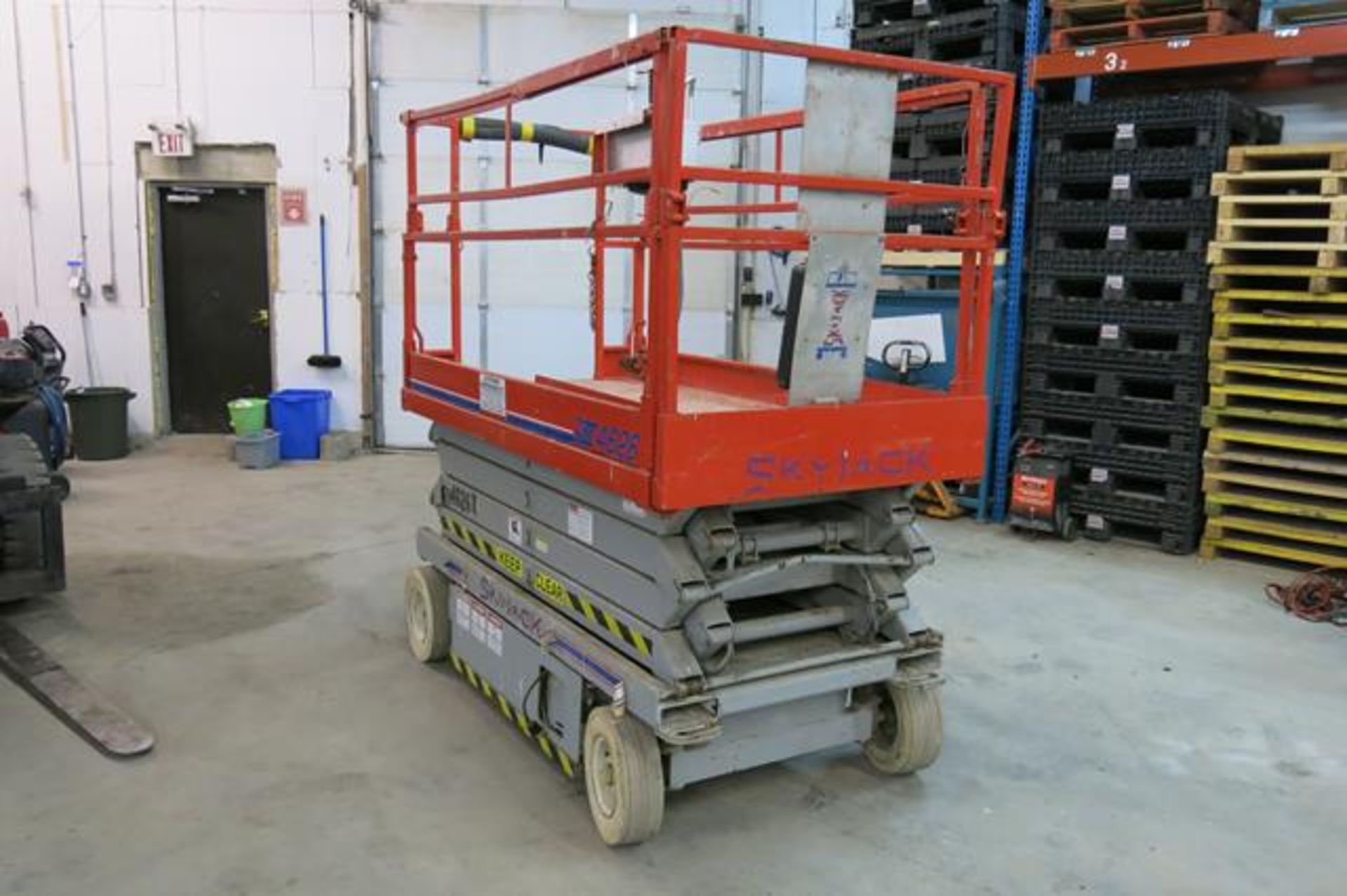 SKYJACK, SJIII-4626, 26', BATTERY POWERED SCISSOR LIFT - Image 4 of 11