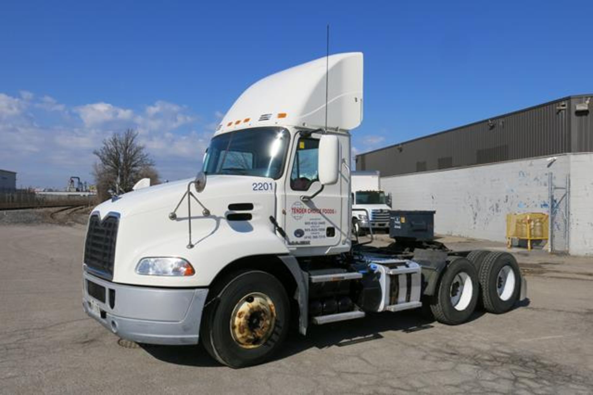 MACK, CXU613, TRUCK TRACTOR, DAY CAB, MACK MP7 DIESEL ENGINE, 10 SPEED MANUAL TRANSMISSION, 333, - Image 3 of 43