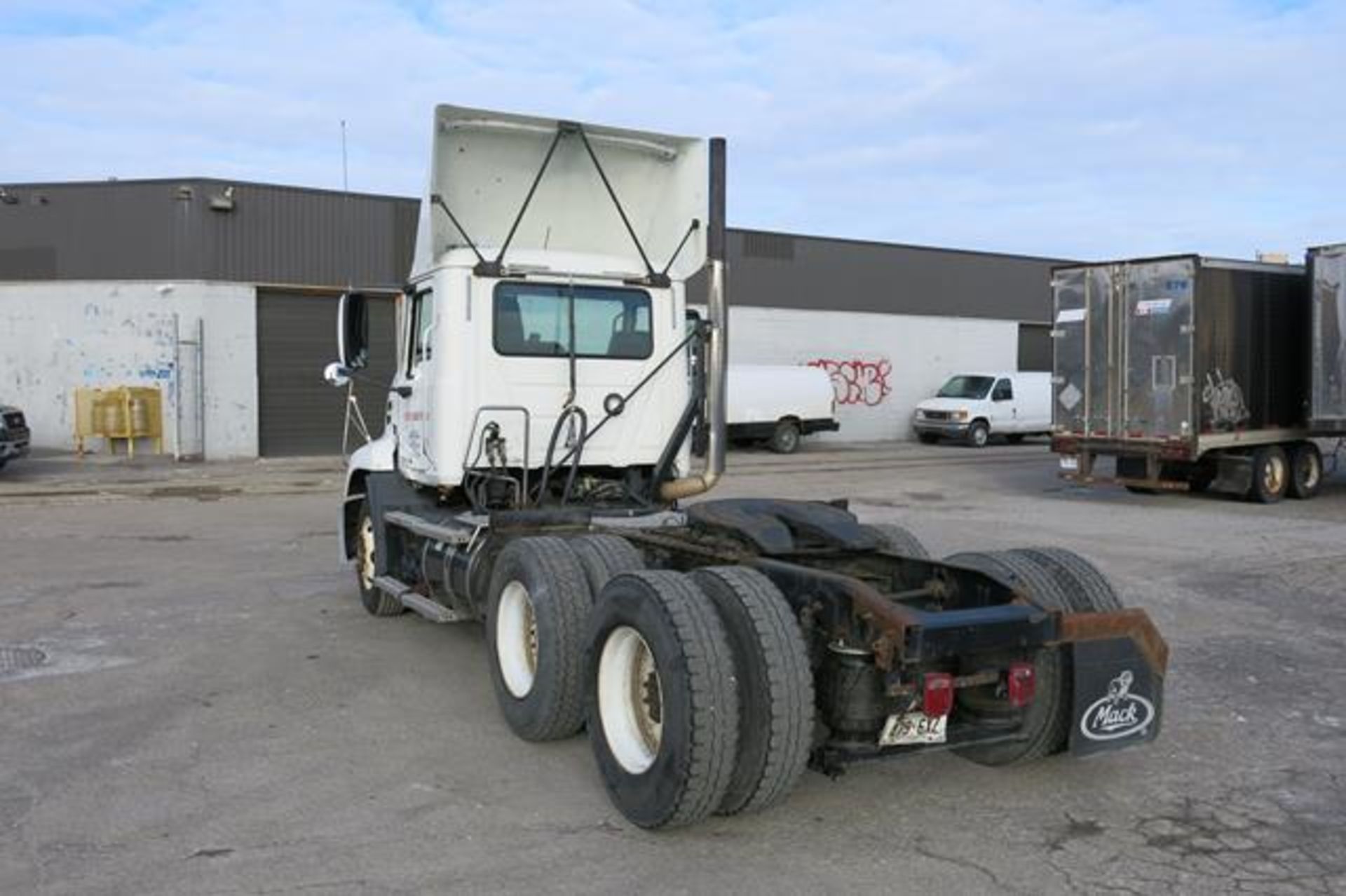 MACK, CXU613, TRUCK TRACTOR, DAY CAB, MACK MP7 DIESEL ENGINE, 10 SPEED MANUAL TRANSMISSION, 335, - Image 18 of 50