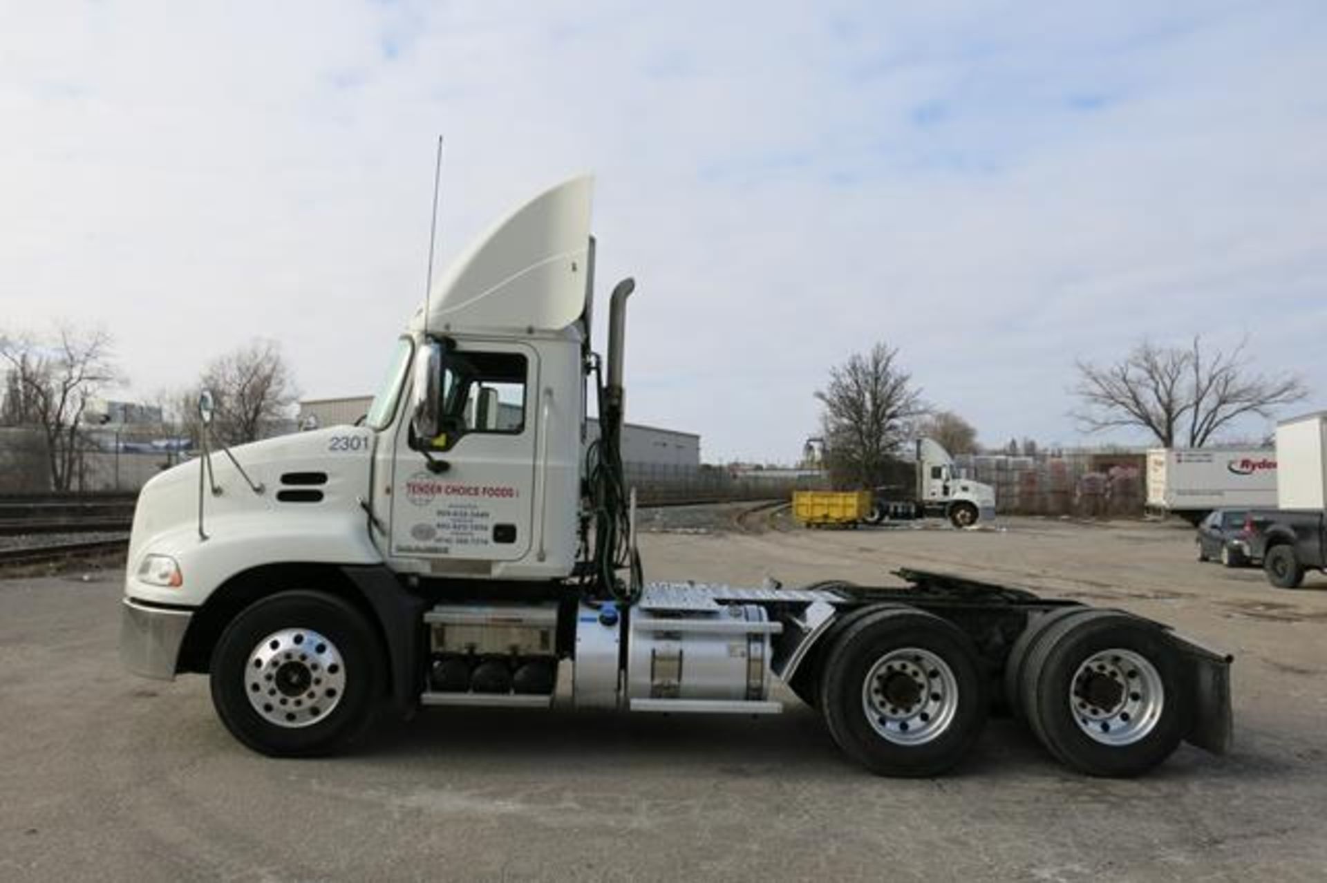 MACK, CXU613, TRUCK TRACTOR, DAY CAB, MACK MP7 DIESEL ENGINE, 10 SPEED MANUAL TRANSMISSION, 412, - Image 6 of 52