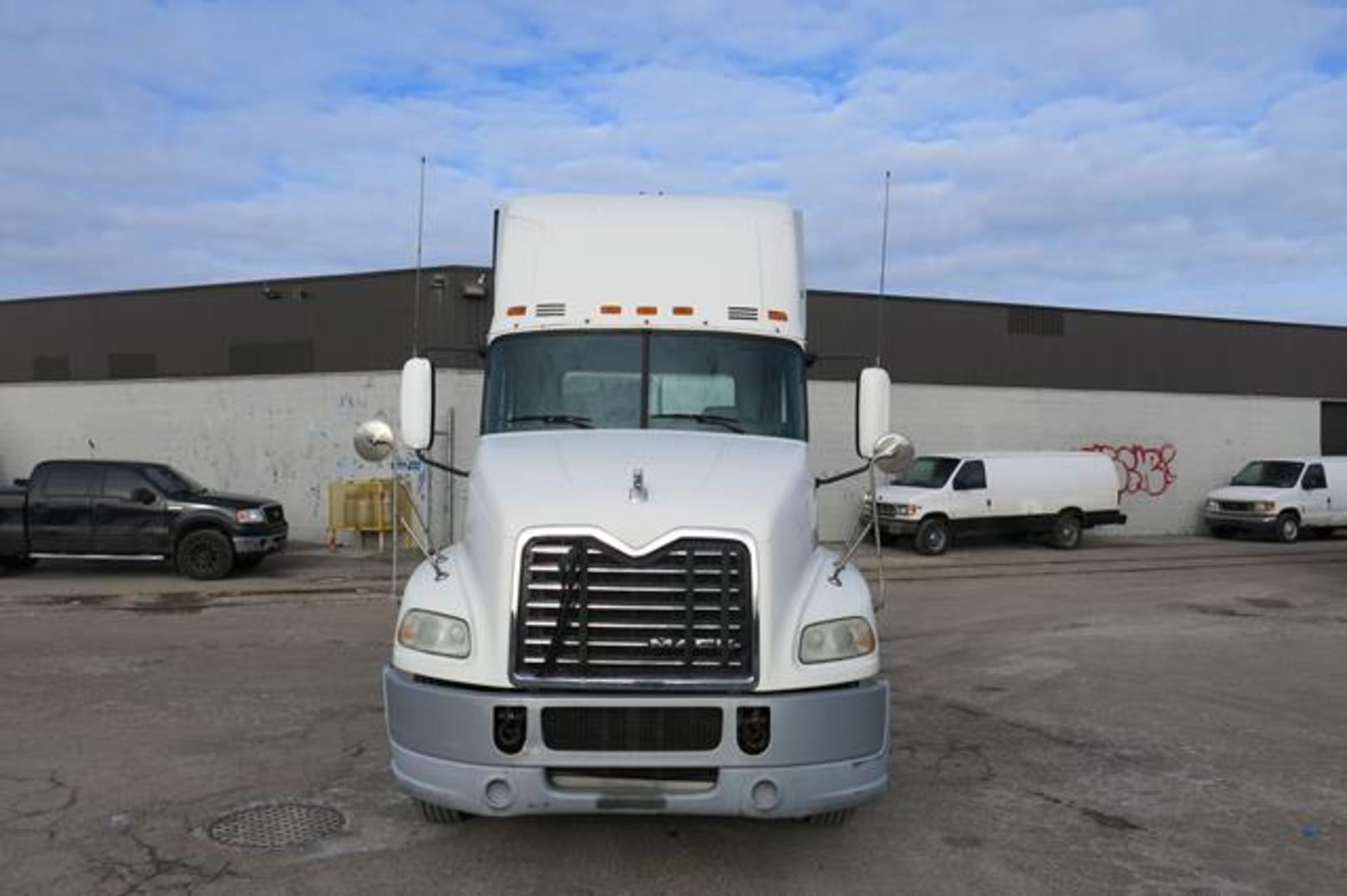 MACK, CXU613, TRUCK TRACTOR, DAY CAB, MACK MP7 DIESEL ENGINE, 10 SPEED MANUAL TRANSMISSION, 335, - Image 3 of 50