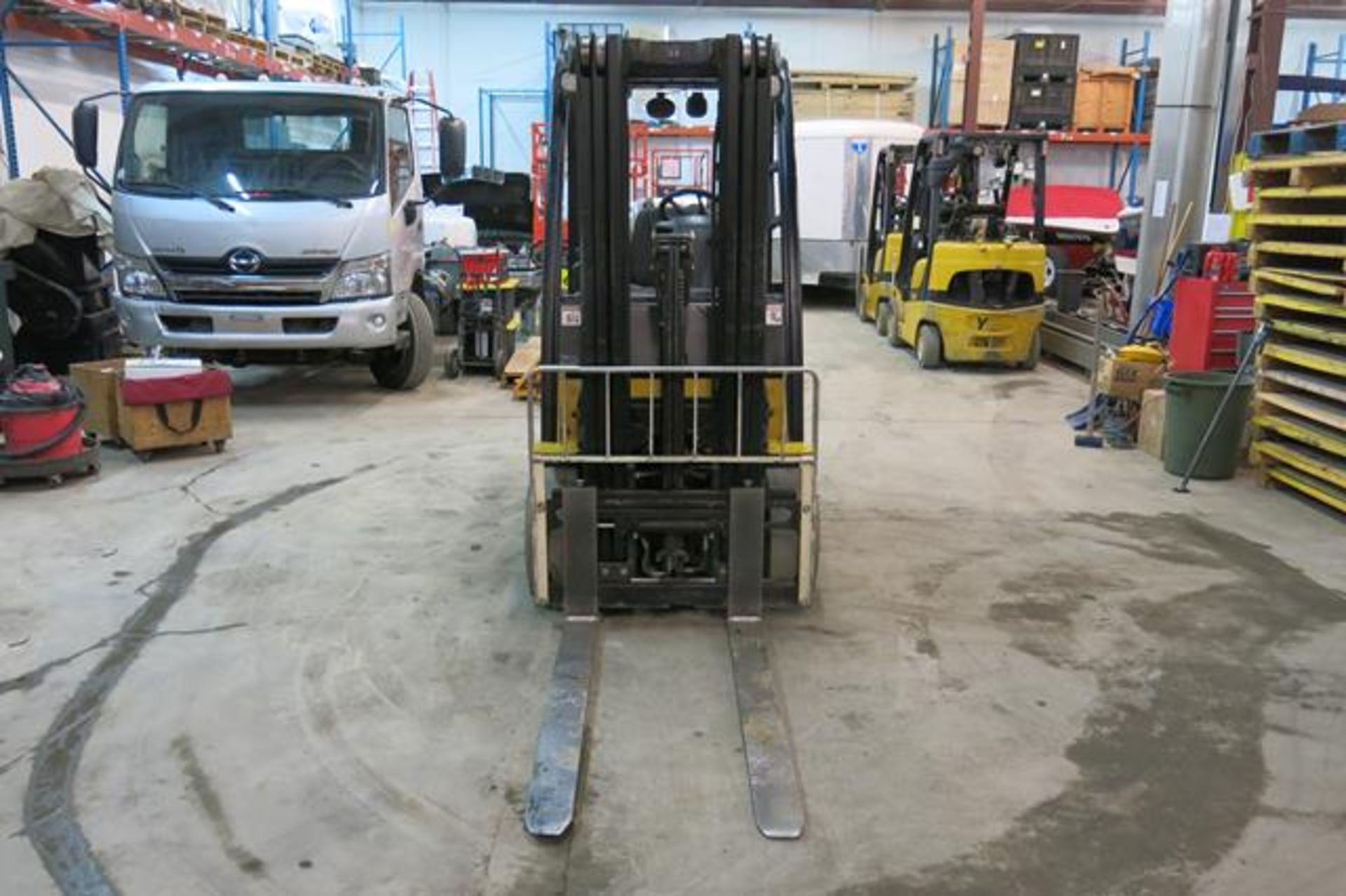 YALE, GLC050VNXVSE083, 5,000 LBS., 3 STAGE, LPG FORKLIFT WITH SIDESHIFT, 189" MAX LIFT, 13,173 HOURS - Image 2 of 14