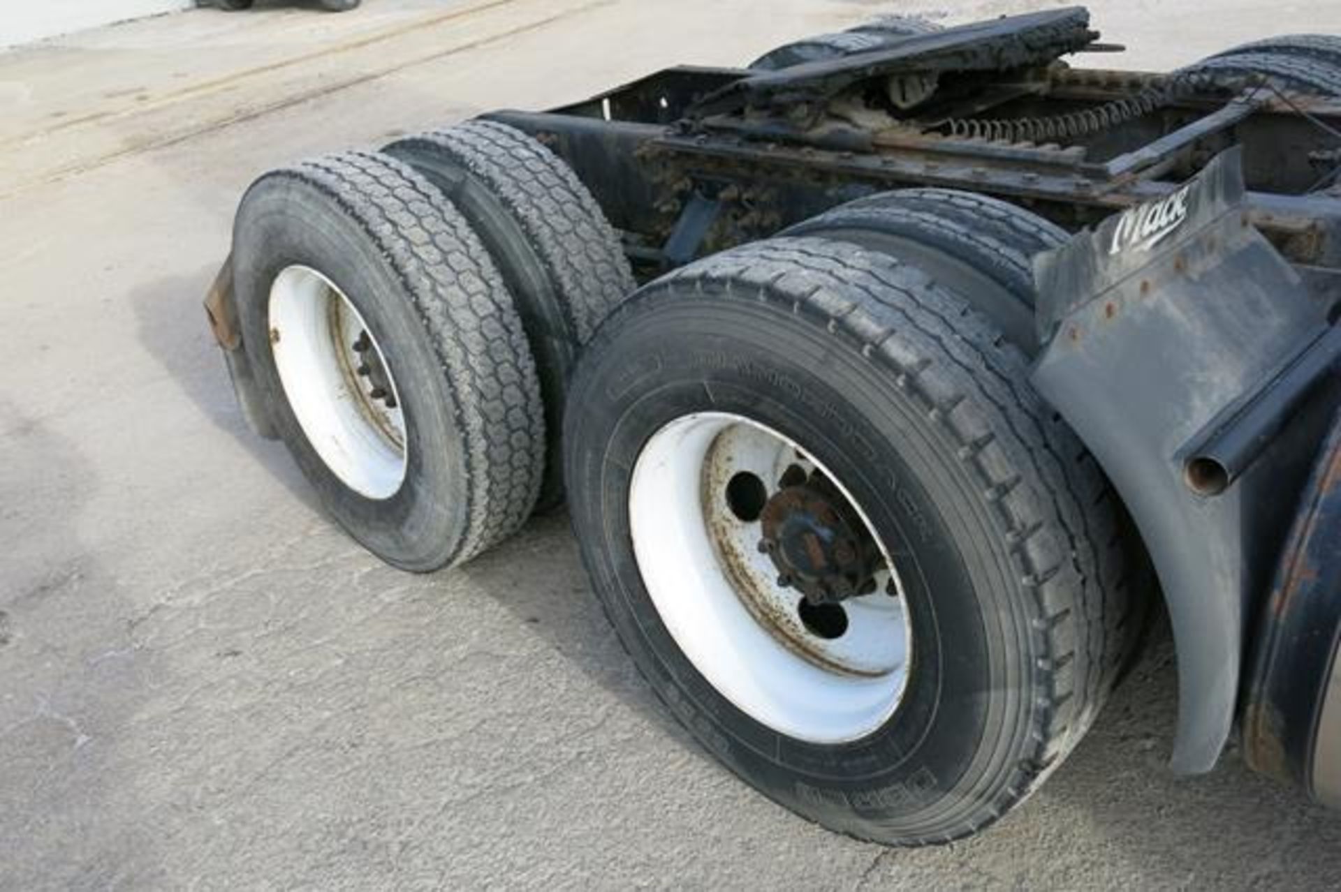 MACK, CXU613, TRUCK TRACTOR, DAY CAB, MACK MP7 DIESEL ENGINE, 10 SPEED MANUAL TRANSMISSION, 335, - Image 12 of 50