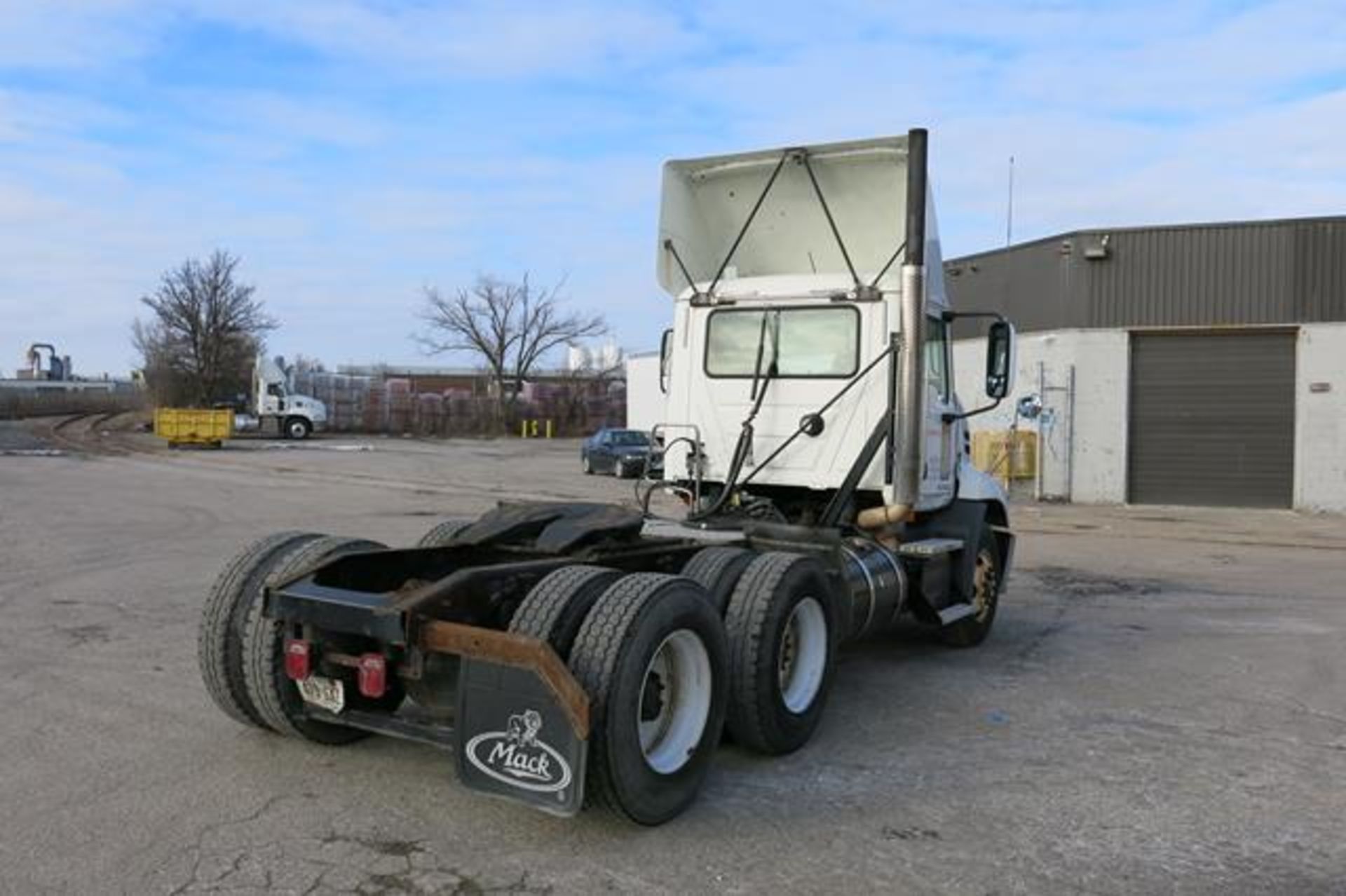 MACK, CXU613, TRUCK TRACTOR, DAY CAB, MACK MP7 DIESEL ENGINE, 10 SPEED MANUAL TRANSMISSION, 335, - Image 19 of 50