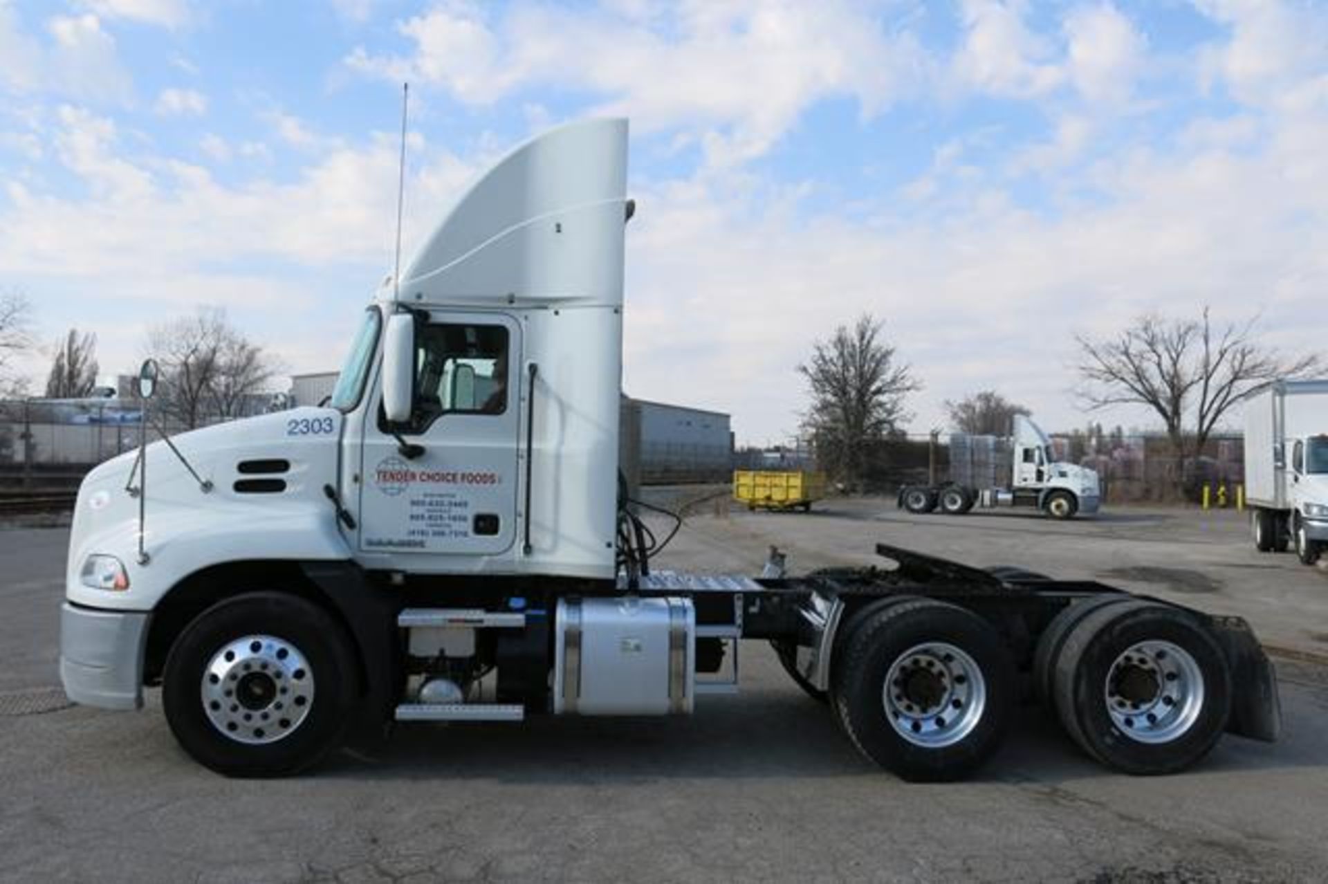 MACK, CXU613, TRUCK TRACTOR, DAY CAB, MACK MP7 DIESEL ENGINE, 10 SPEED MANUAL TRANSMISSION, 382, - Image 5 of 51