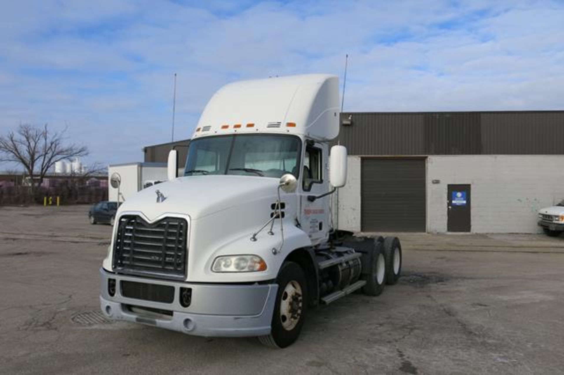 MACK, CXU613, TRUCK TRACTOR, DAY CAB, MACK MP7 DIESEL ENGINE, 10 SPEED MANUAL TRANSMISSION, 335, - Image 4 of 50