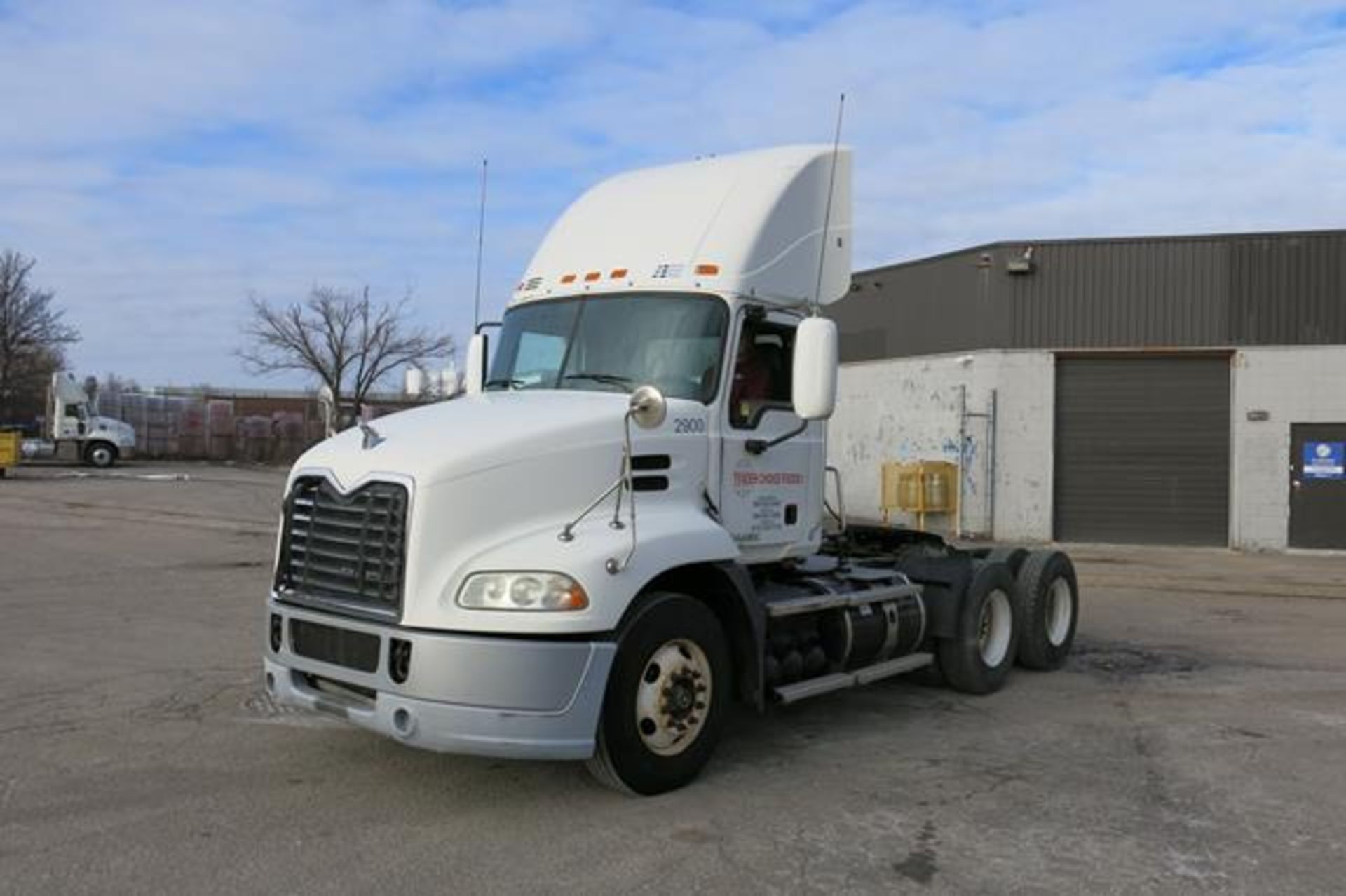 MACK, CXU613, TRUCK TRACTOR, DAY CAB, MACK MP7 DIESEL ENGINE, 10 SPEED MANUAL TRANSMISSION, 335, - Image 2 of 50