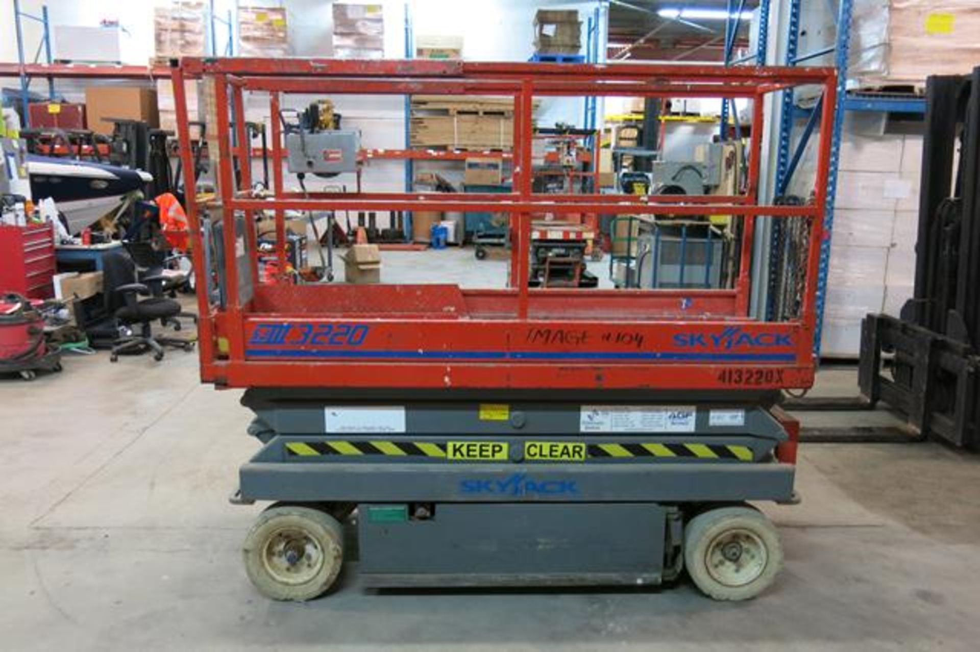 SKYJACK, SJIII 3220, 20', BATTERY POWERED SCISSOR LIFT, 800 LBS. CAPACITY, 782 HOURS, S/N 609273 - Image 5 of 10