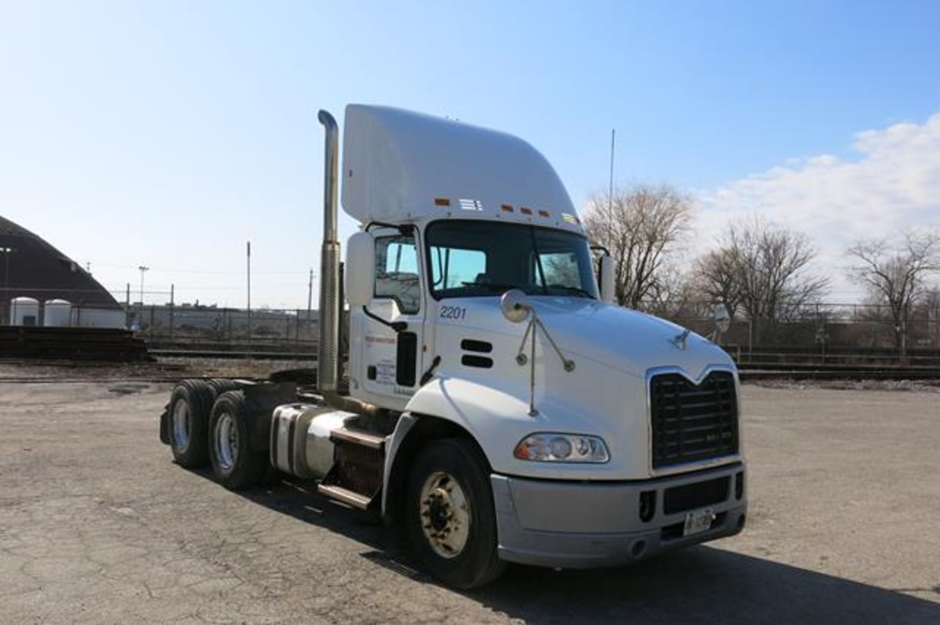 MACK, CXU613, TRUCK TRACTOR, DAY CAB, MACK MP7 DIESEL ENGINE, 10 SPEED MANUAL TRANSMISSION, 333, - Image 17 of 43