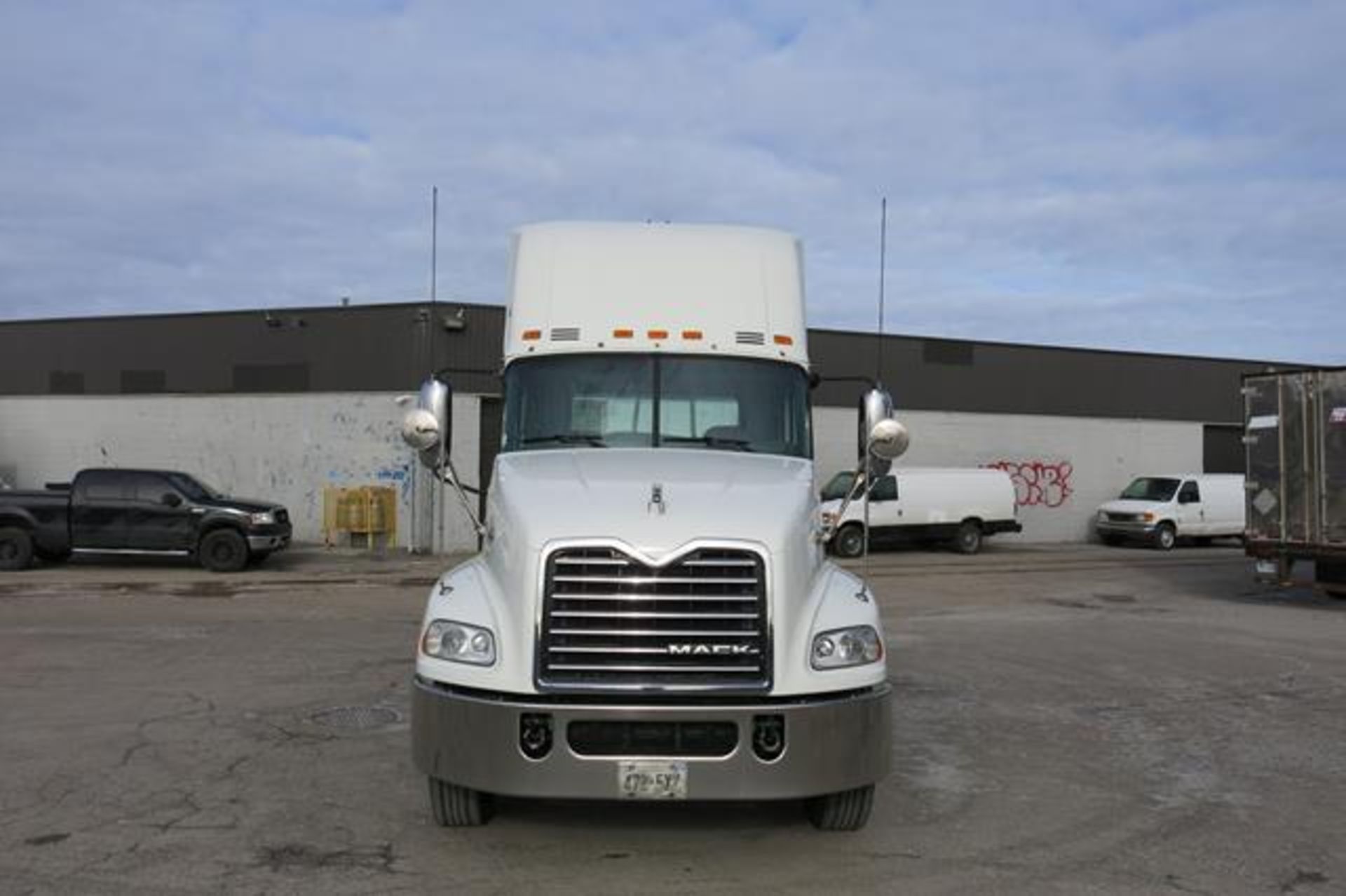 MACK, CXU613, TRUCK TRACTOR, DAY CAB, MACK MP7 DIESEL ENGINE, 10 SPEED MANUAL TRANSMISSION, 412, - Image 4 of 52