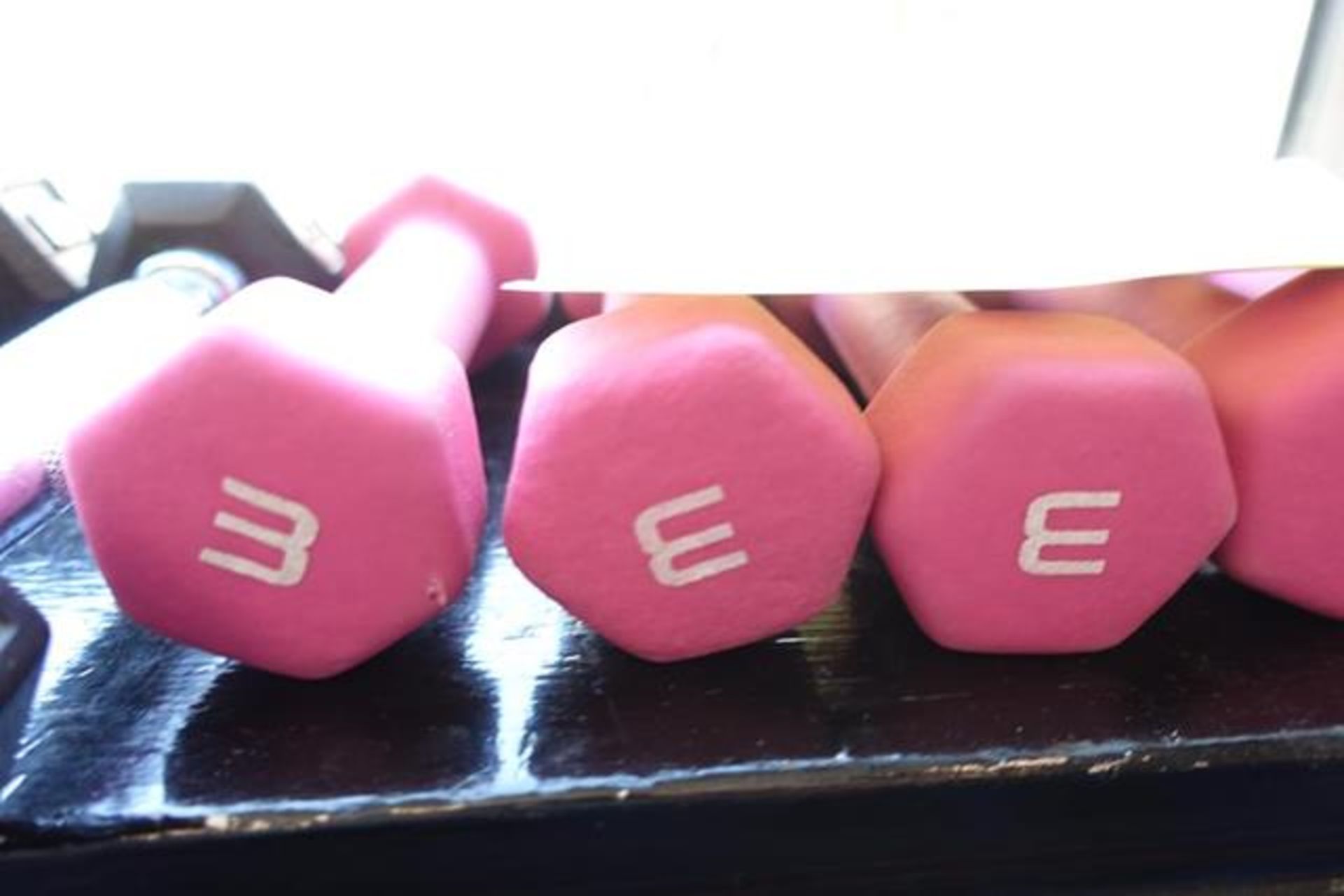 LOT OF (3) PAIRS OF 3 LBS DUMBBELLS AND (3) 5 LBS DUMBBELLS - Image 2 of 3