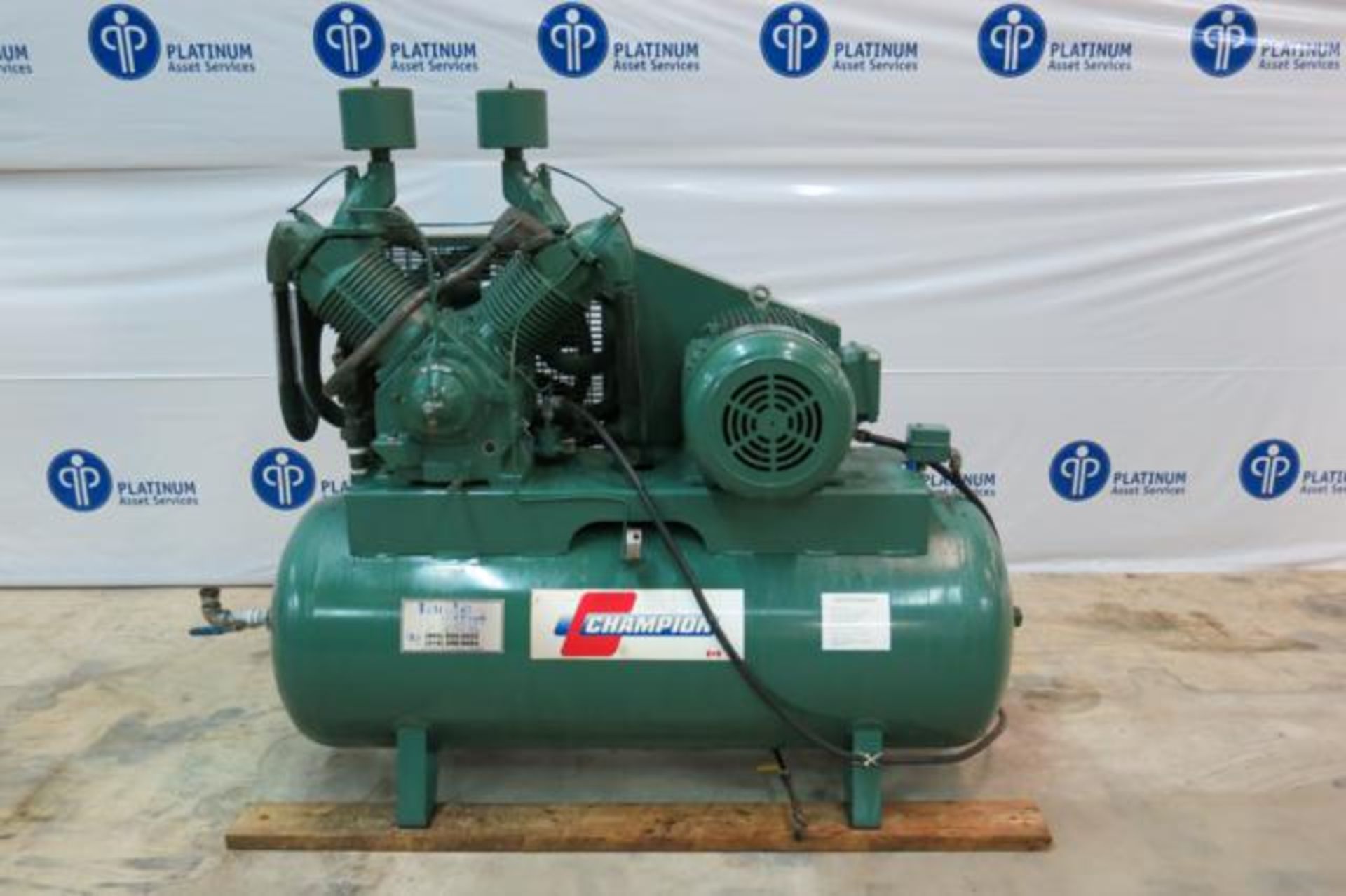 CHAMPION, 25 HP, TANK MOUNTED, PISTON TYPE AIR COMPRESSOR, 2005