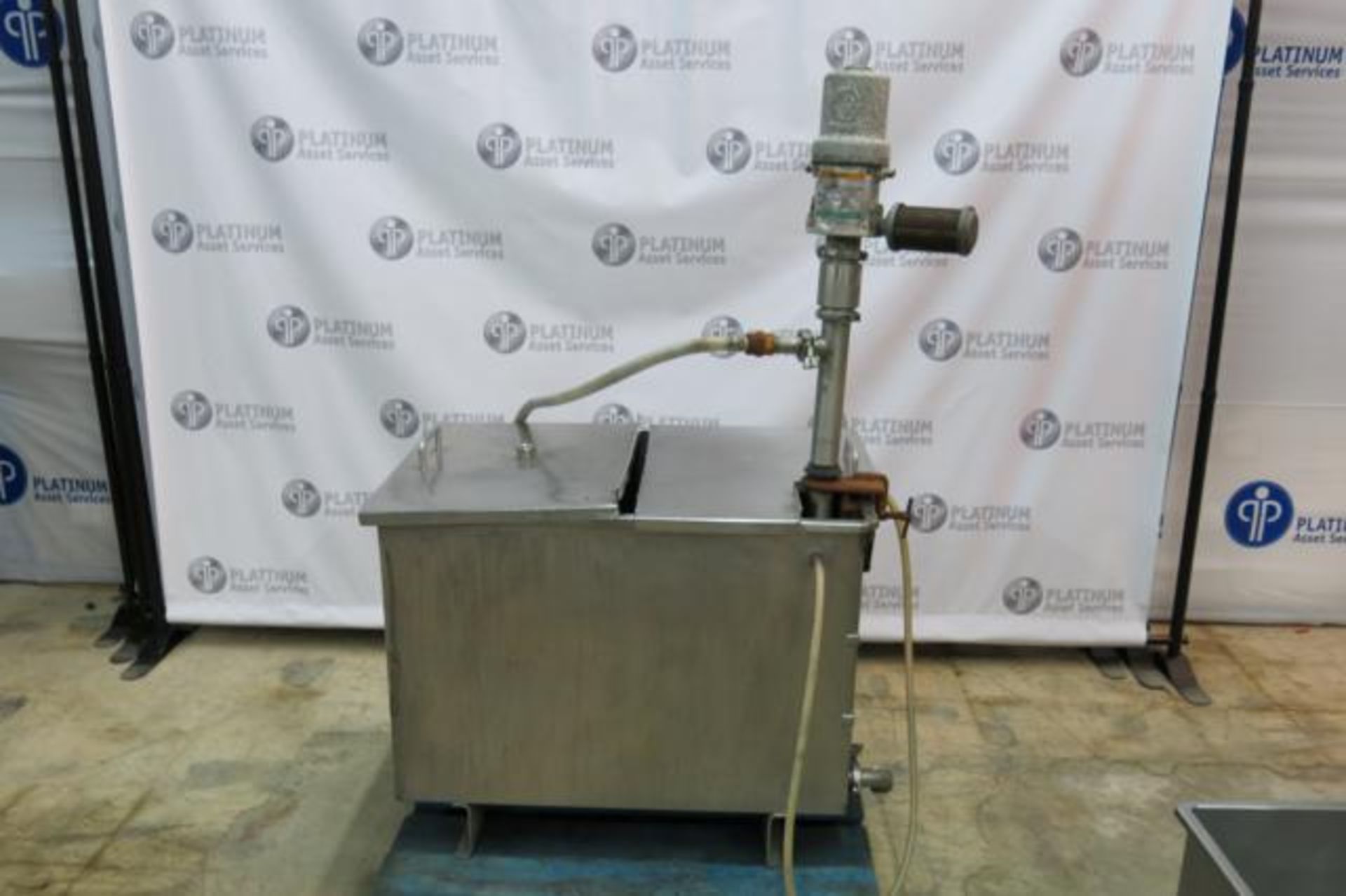 STAINLESS STEEL BRINE TANK WITH PUMP