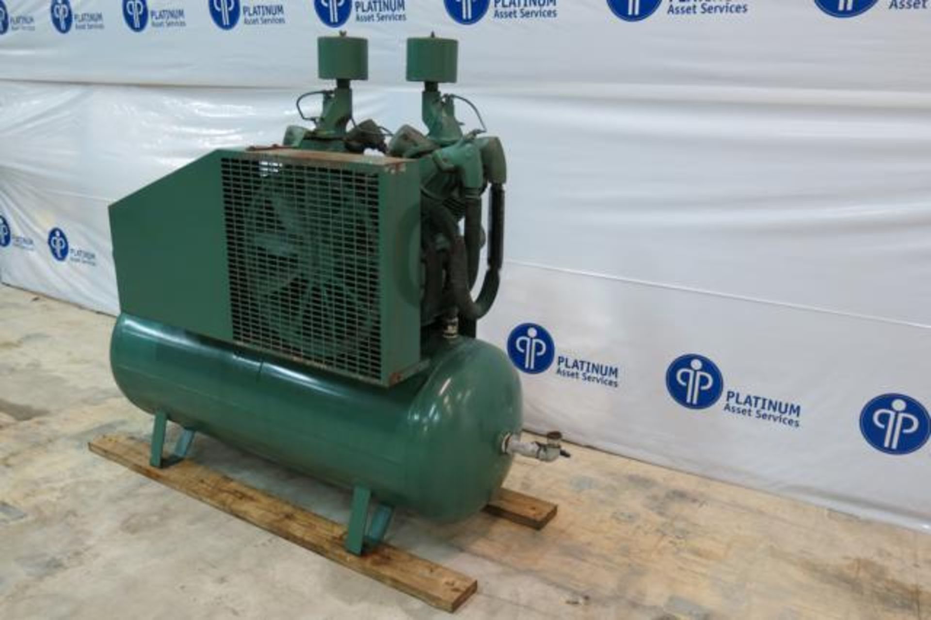 CHAMPION, 25 HP, TANK MOUNTED, PISTON TYPE AIR COMPRESSOR, 2005 - Image 6 of 8