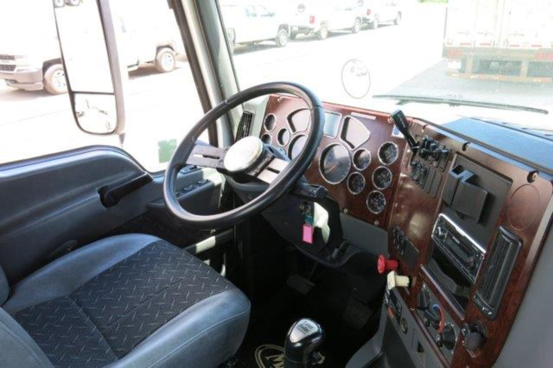 MACK, CXU613, TANDEM AXLE, TRUCK TRACTOR, DAY CAB, MACK MP7, 395 HP, DIESEL ENGINE, EATON FULLER, 10 - Image 29 of 34