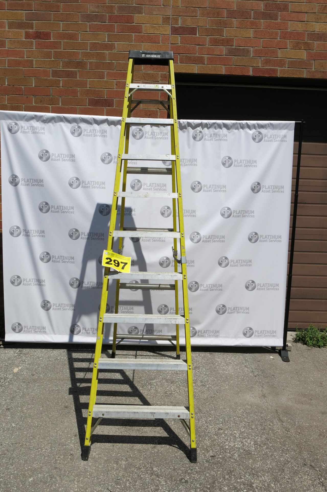 FEATHERLITE, 10', A-FRAME LADDER (LOCATED IN MISSISSAUGA)