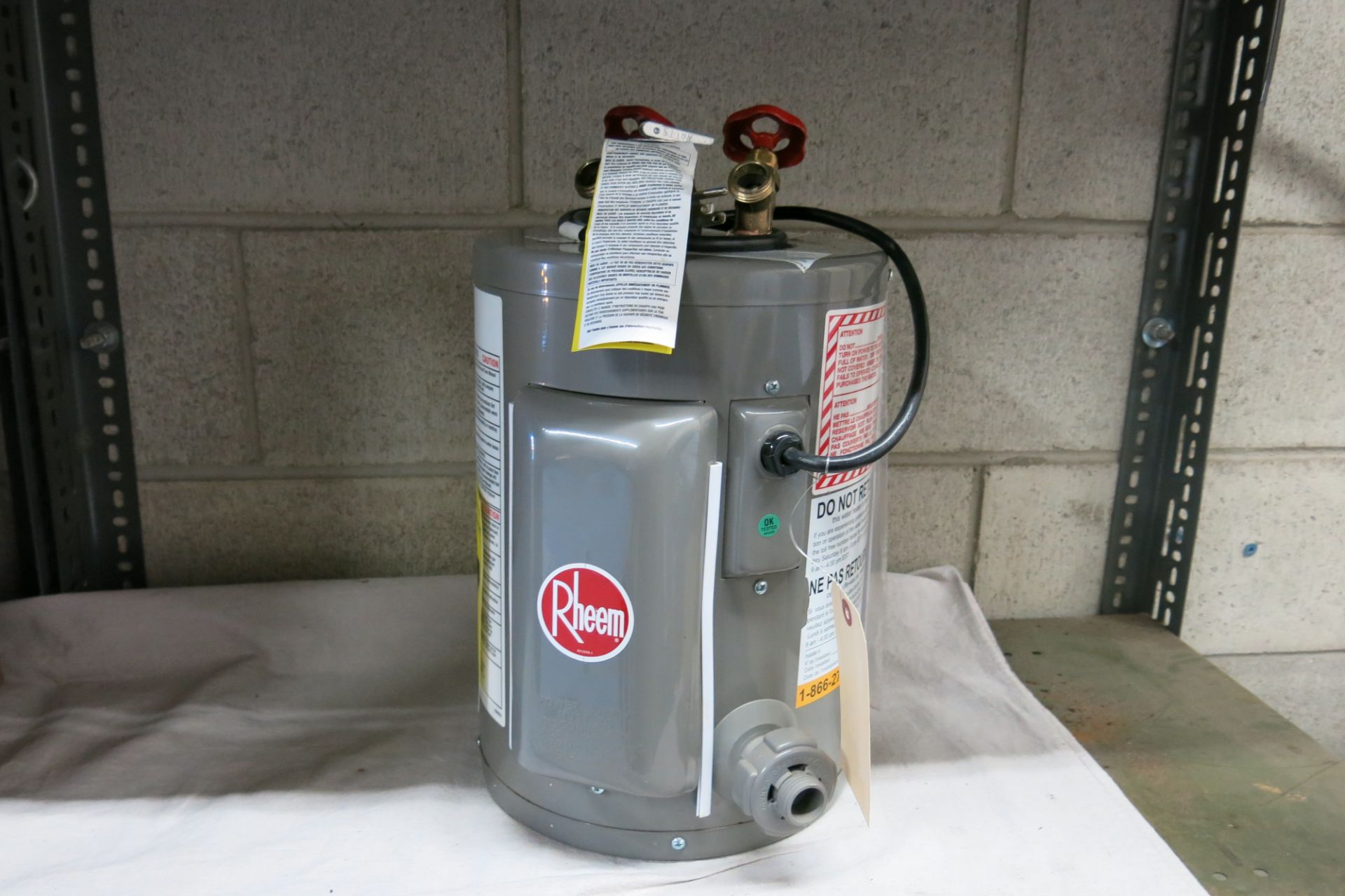 RHEEM, XE02P06PU14C0, ELECTRIC WATER HEATER, 2017, S/N Q441744226 -NEW (LOCATED IN MISSISSAUGA) - Image 2 of 4