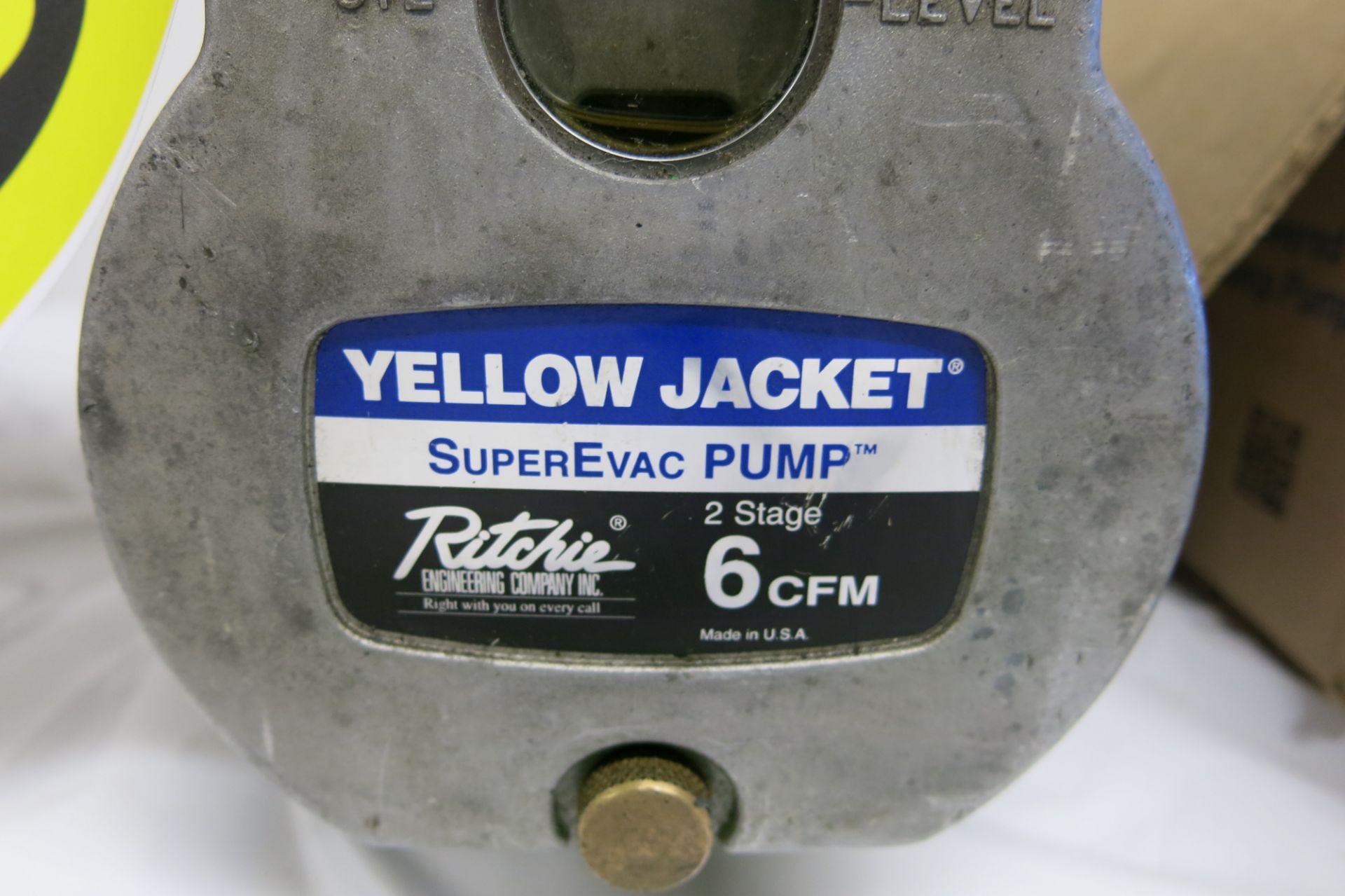 YELLOW JACKET, 93460, 6 CFM, 2 STAGE, SUPEREVAC PUMP, S/N G188382 (LOCATED IN MISSISSAUGA) - Image 2 of 4