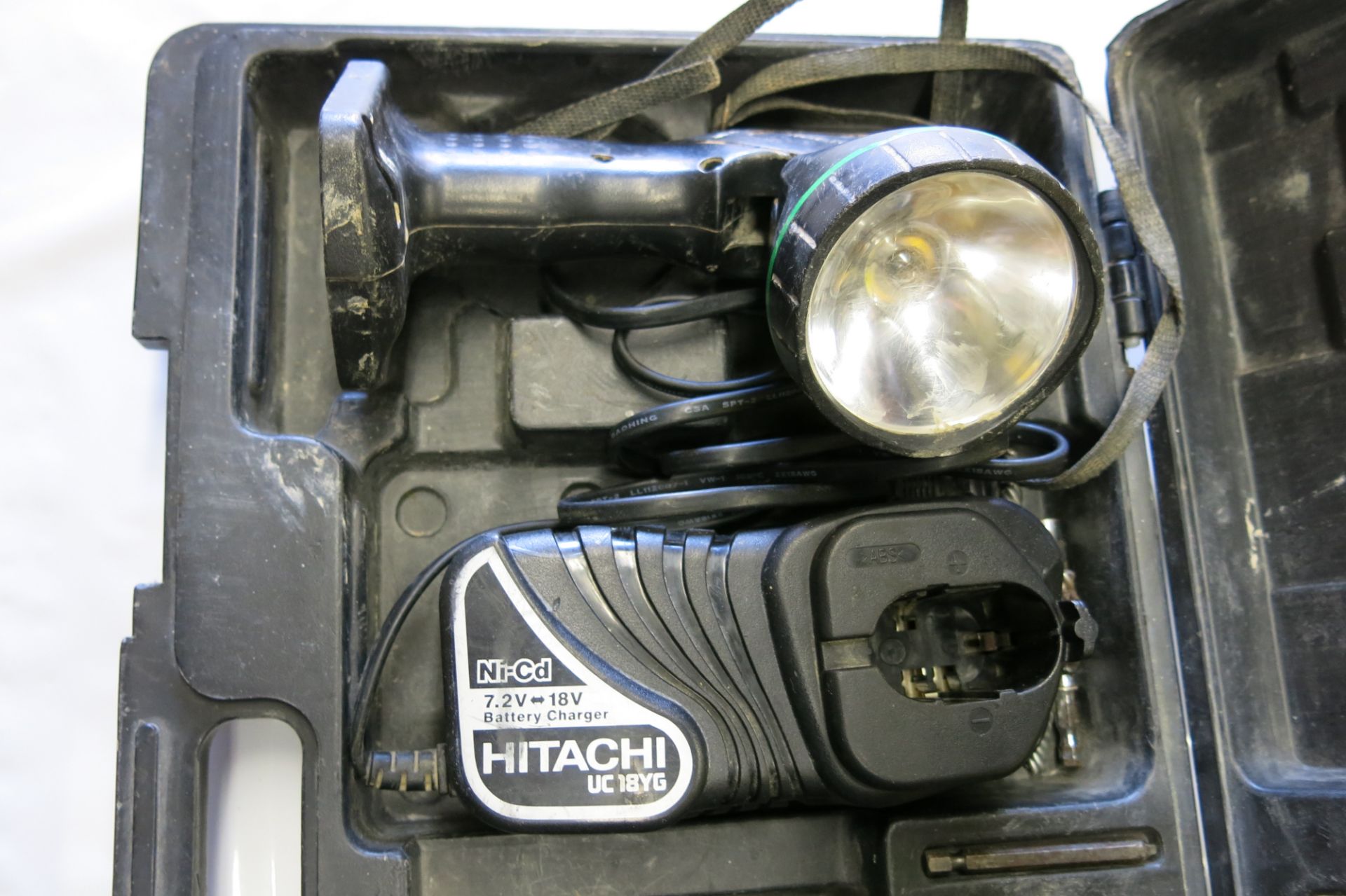 HITACHI, DS 18DVF3, CORDLESS DRIVER DRILL WITH HITACHI, UB 180, CORDLESS FLASHLIGHTS, BATTERIES - Image 8 of 8