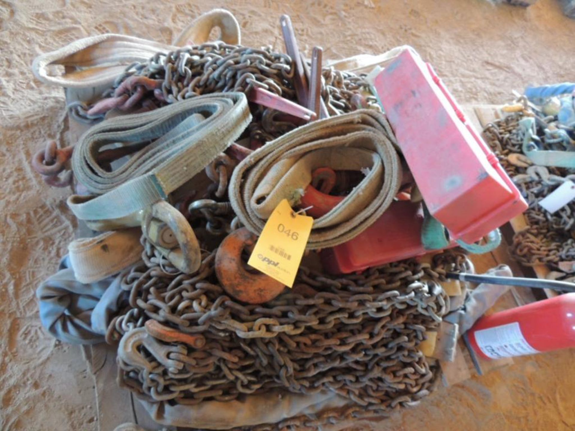 LOT: Log Chains, Binders, Tow Straps & Lifting Slings