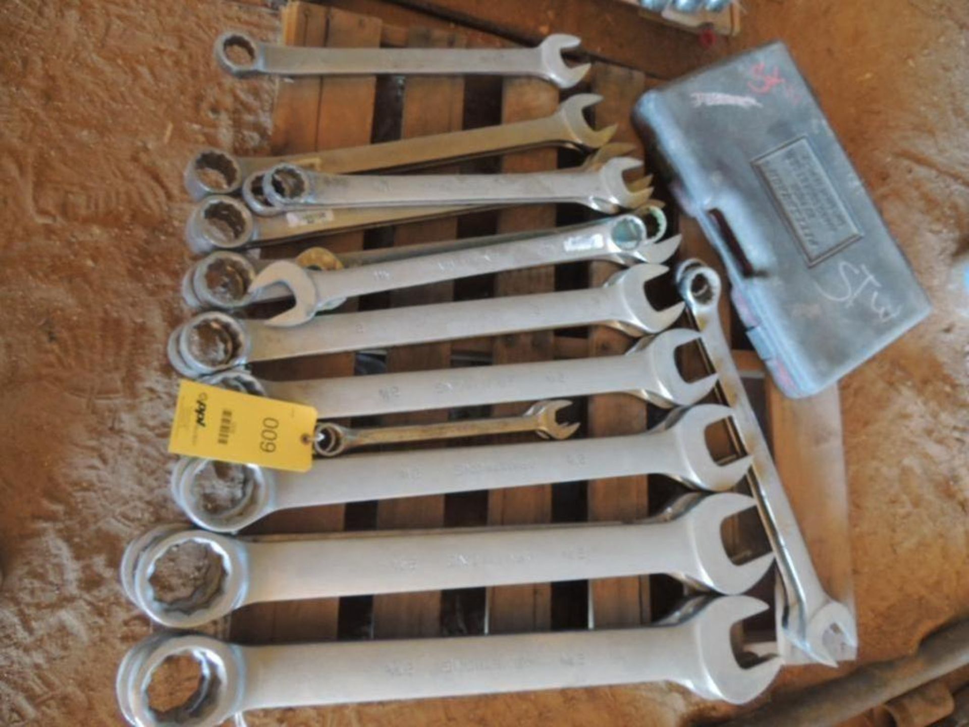 LOT: Wrenches, Socket Set