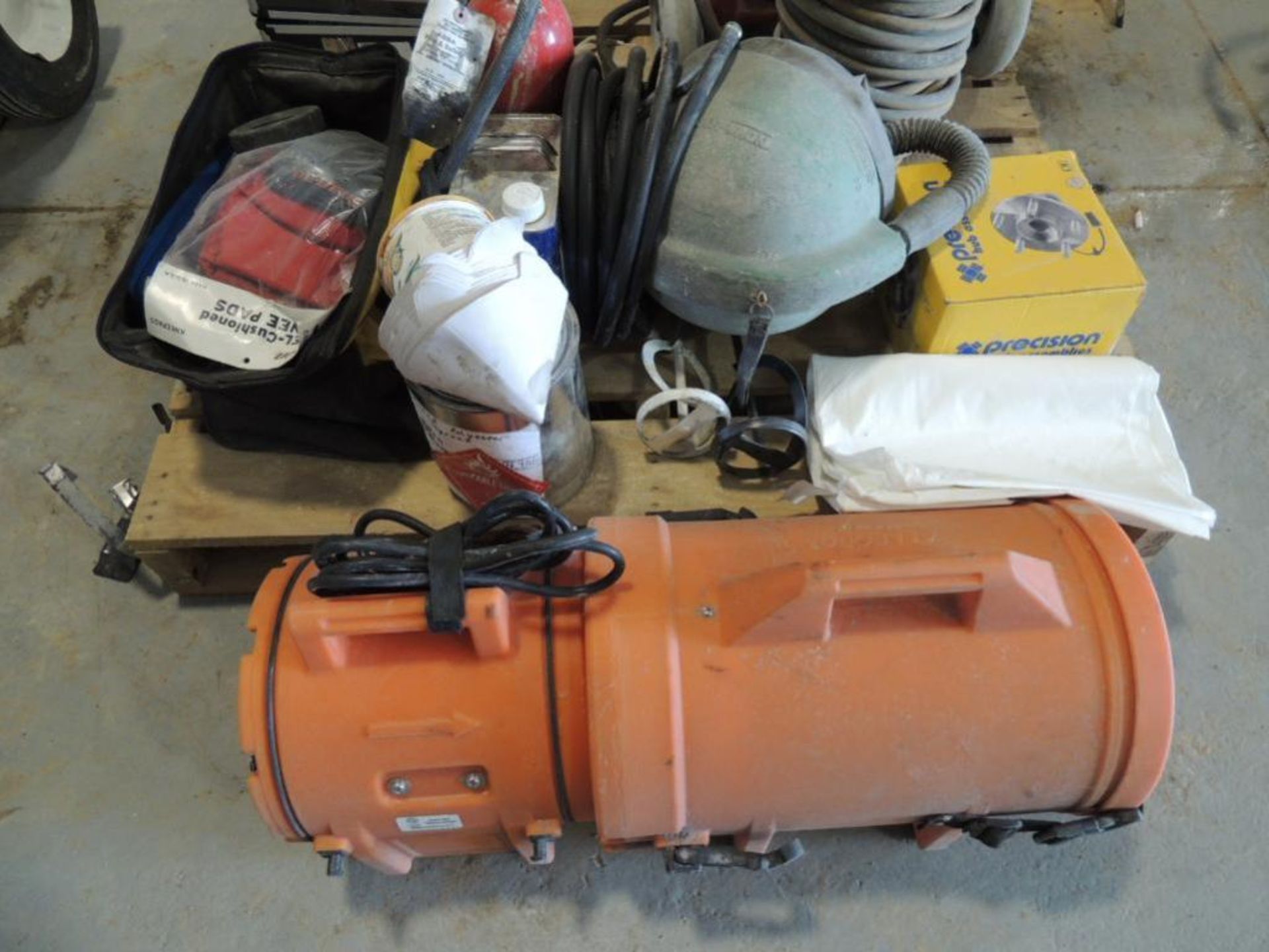 LOT: Binks Paint Pressure Tank, Spray Gun & Cart - Image 2 of 2