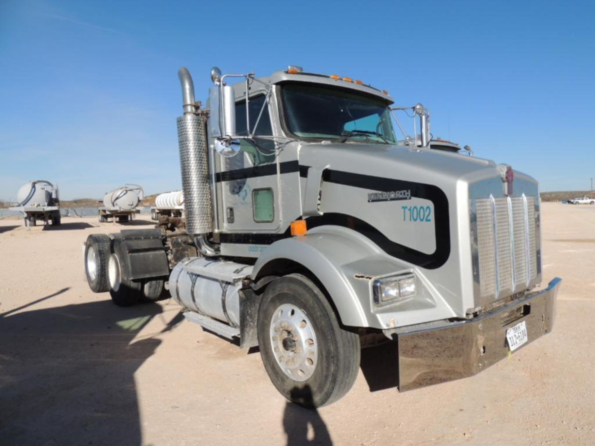 2007 Kenworth T 800 T/A Truck Tractor, VIN 1XKDDU9X77J204476, CAT C13-430 Power, Eaton Fuller 10-Spe - Image 2 of 4