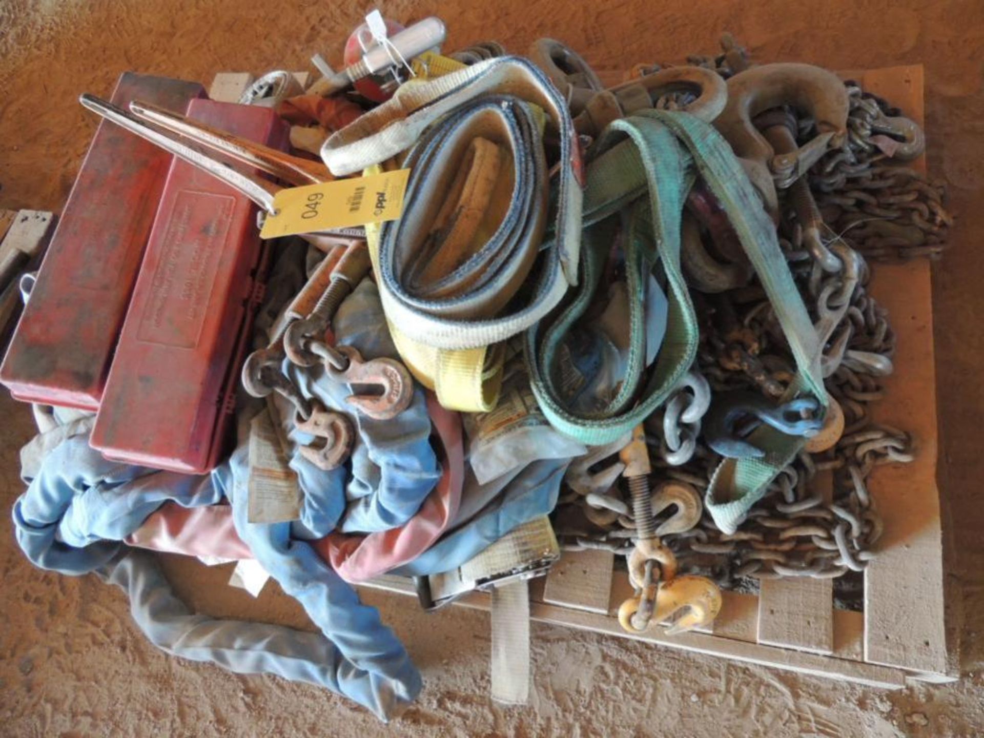 LOT: Log Chains, Binders, Tow Straps & Lifting Slings