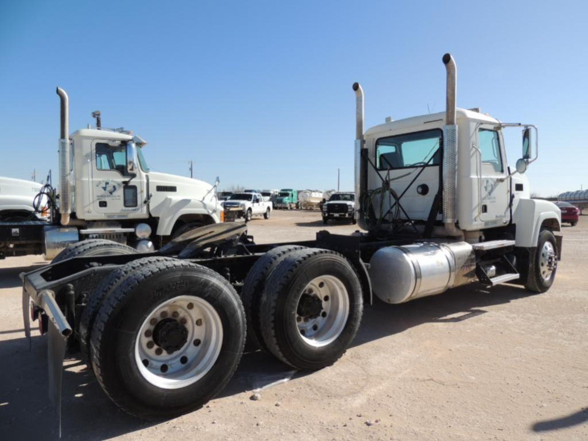 2011 Mack CHV 613 T/A Truck Tractor, VIN 1M1AN07Y3BM007781, Mack MP8-445C Power, Eaton Fuller 13-Spe - Image 3 of 4