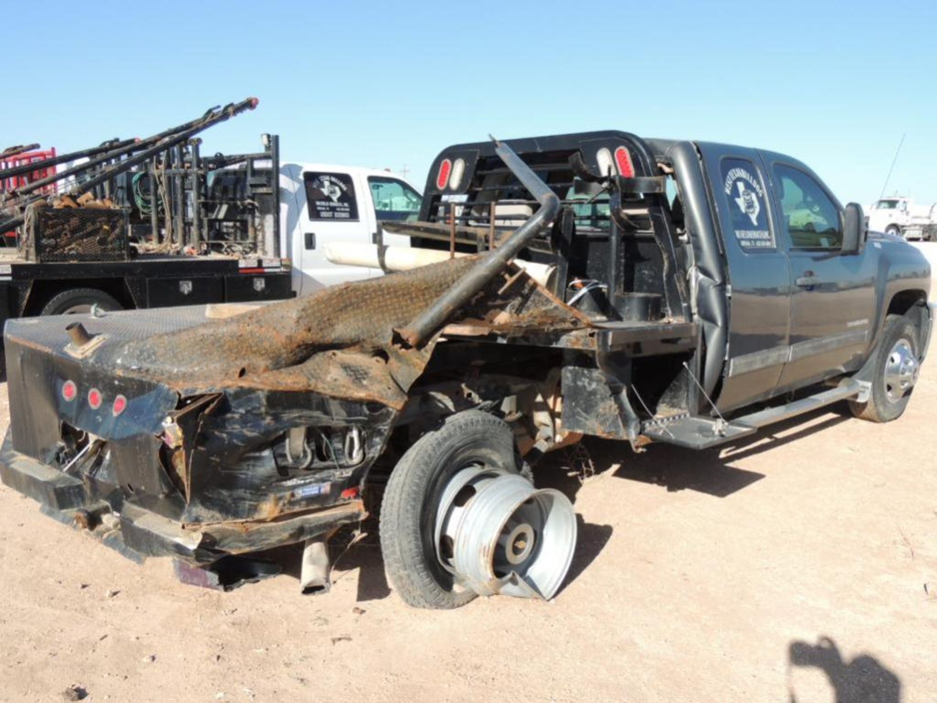 2011 Chevrolet 3500 HD Pick-up Truck, VIN 1GC5K0CG0BZ238129, Dually, Extended Cab, 8 ft. 6 in. Flat - Image 3 of 4