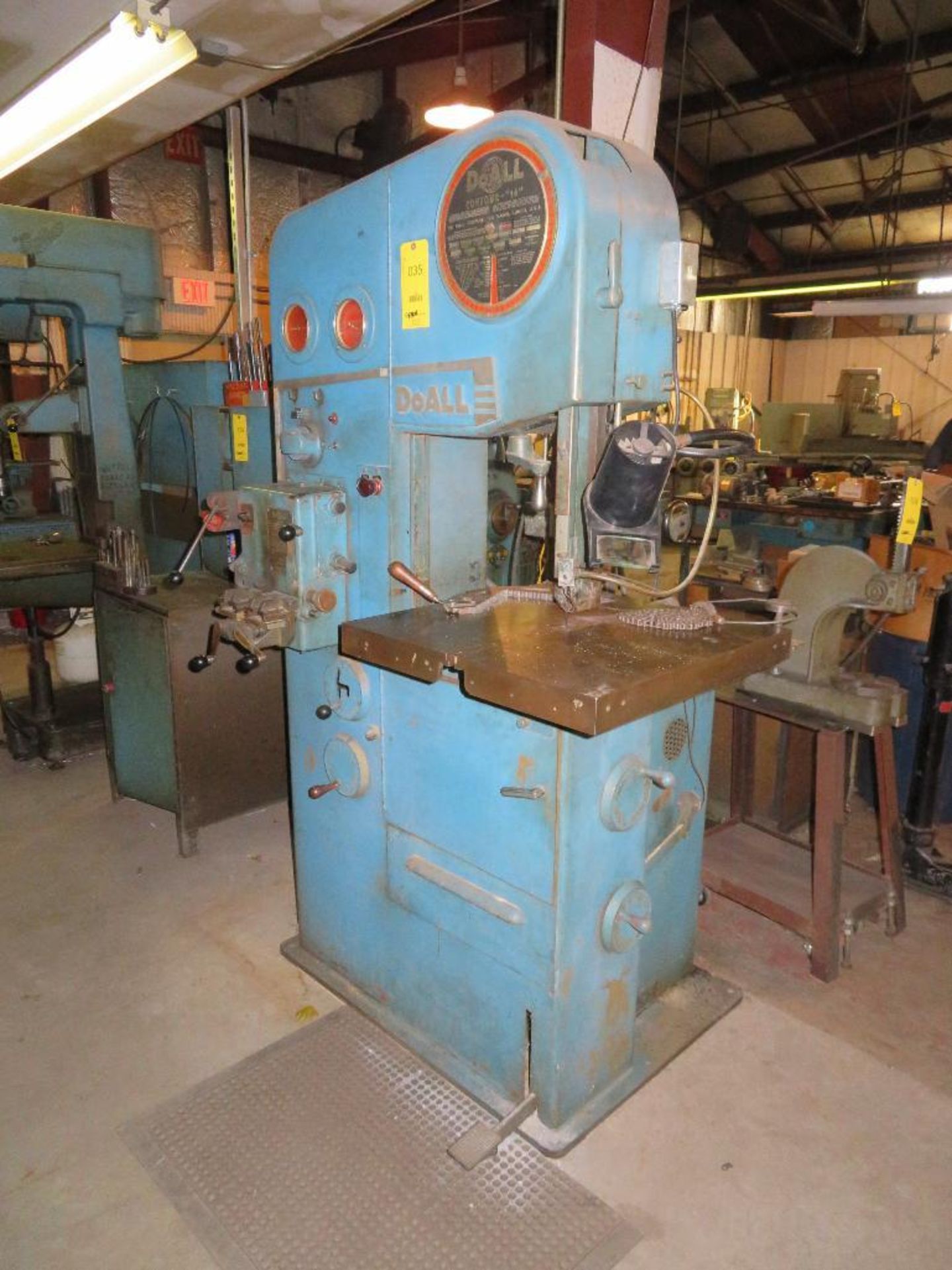 DoAll Countour-16 Vertical Band Saw, Model 1613-2, S/N 15060156, DoAll Butt Welder, 24” x 24” Workin