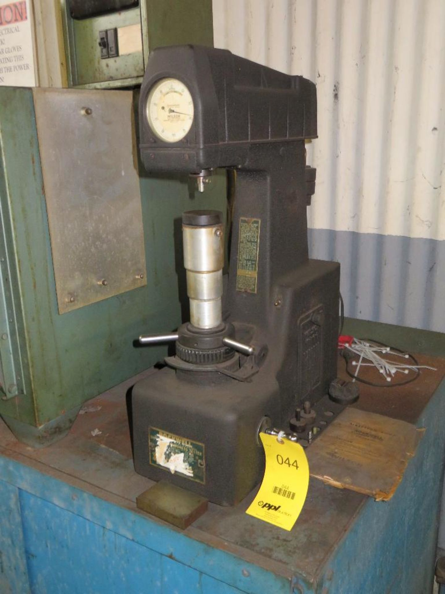 Rockwell Hardness Tester