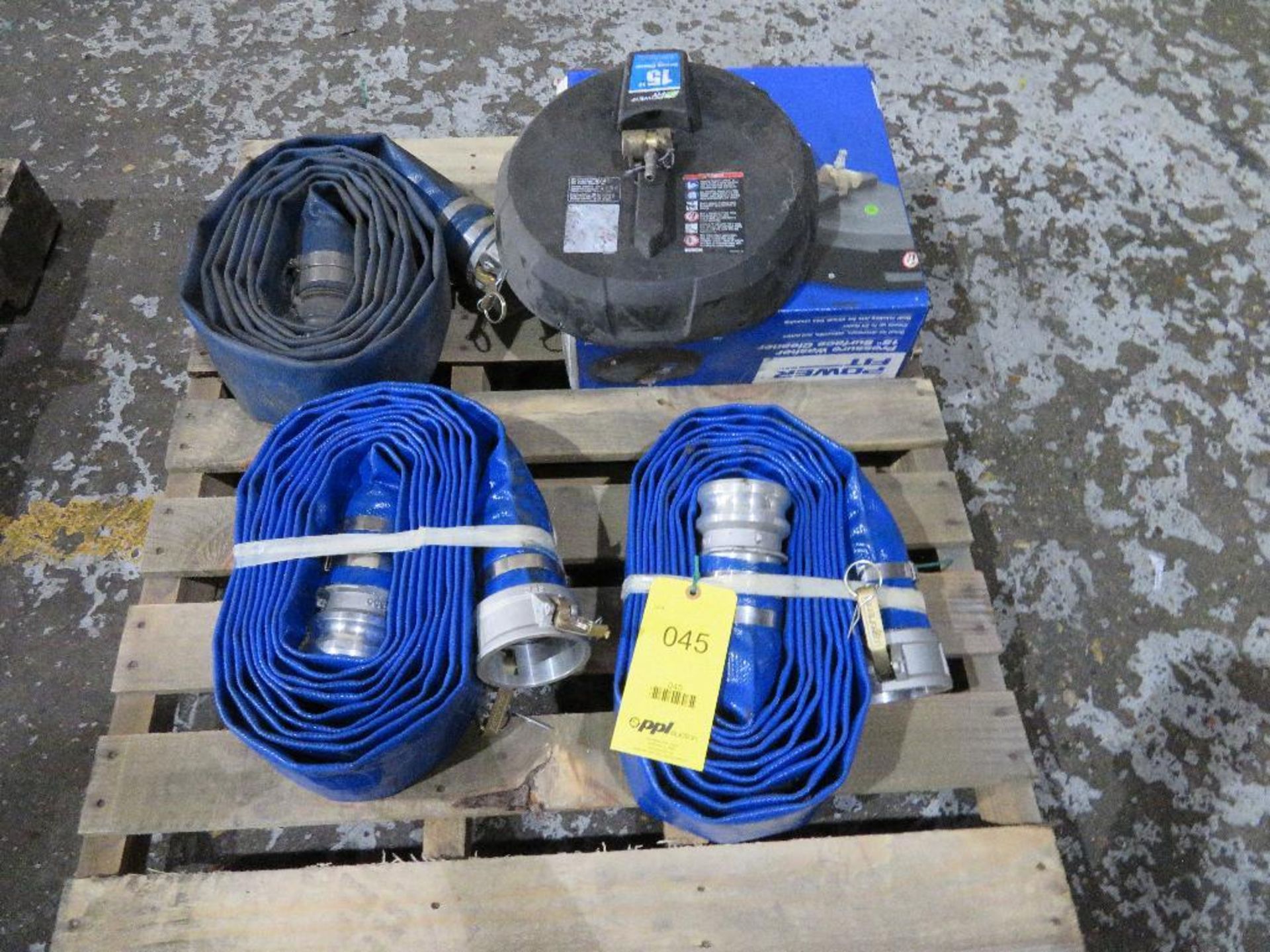 LOT: Discharge Hose & Surface Cleaner Attachments