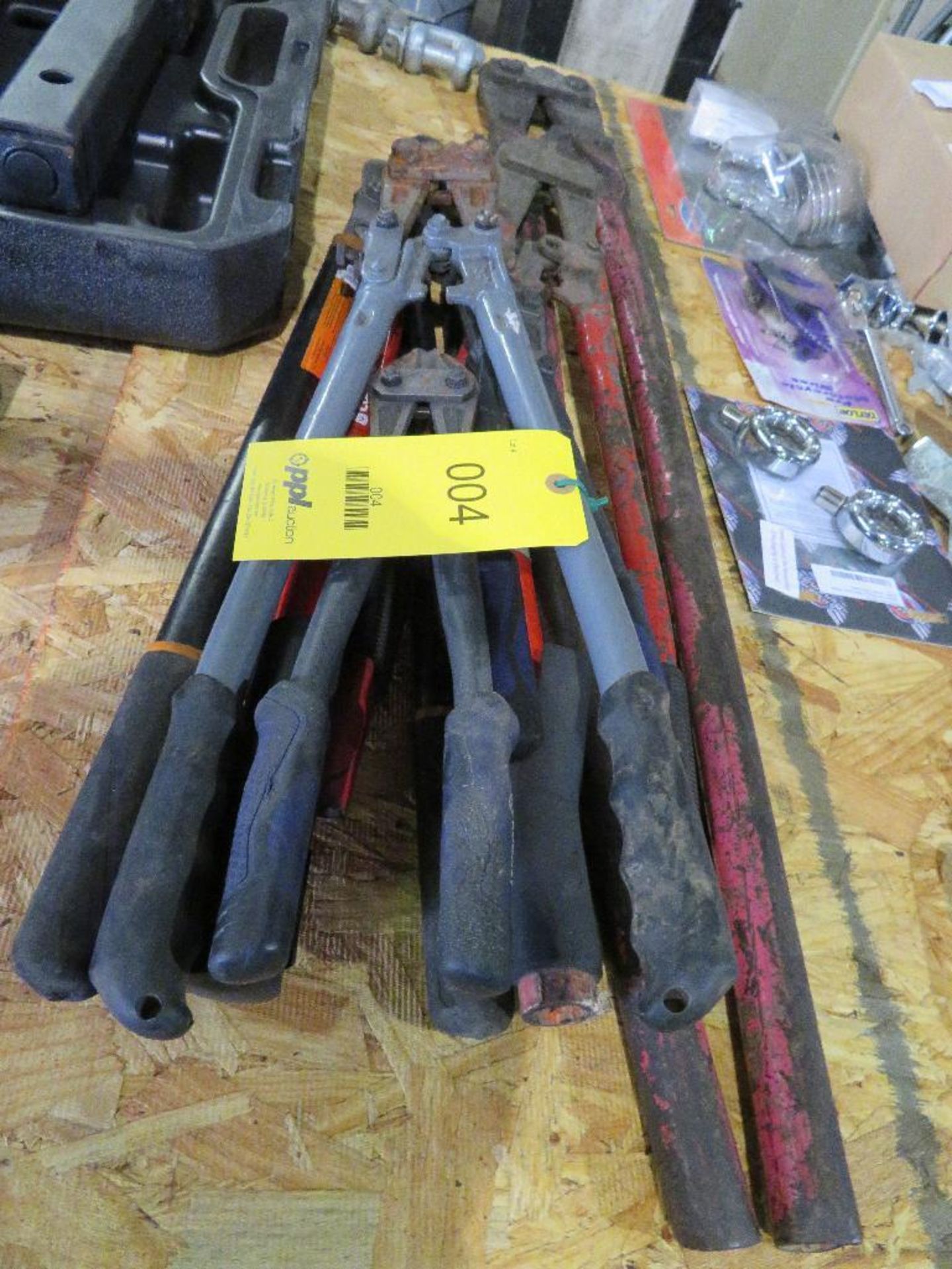 LOT: Assorted Bolt Cutters & Loppers