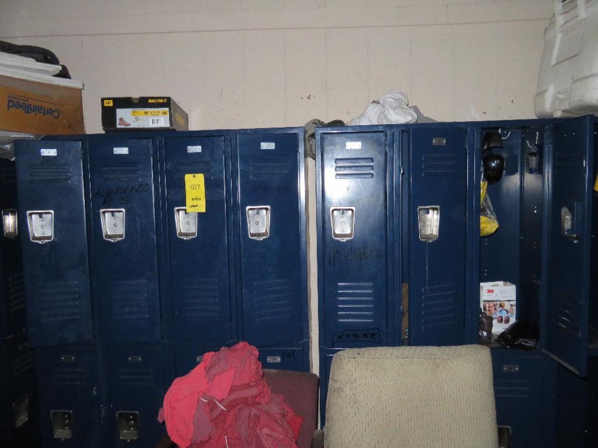 LOT: Approx. (22) Employee Lockers