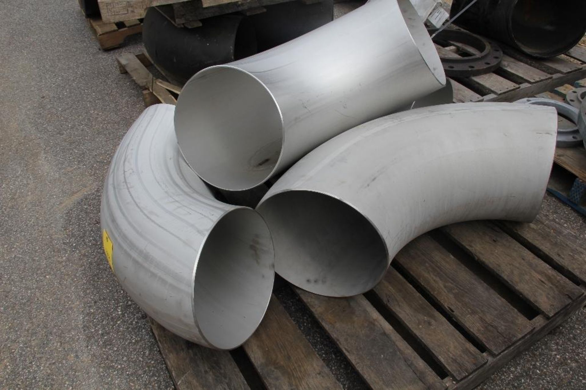 LOT: Stainless Steel Elbows including: (3) 12 in. x 90°, (1) 14 in. x 90° - Image 2 of 2