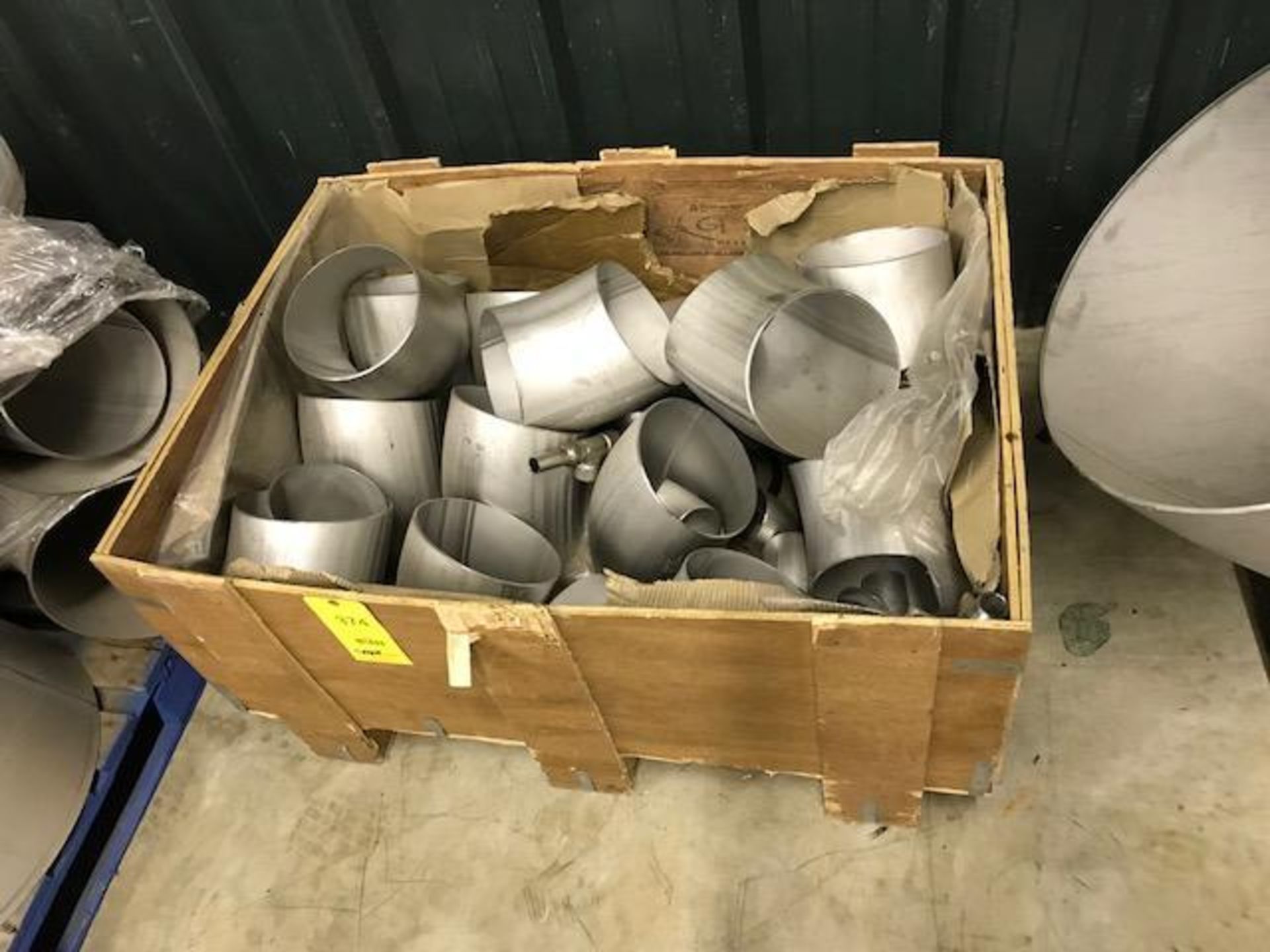 LOT: Stainless Steel Elbows including: (5) 14 in. x 90°, (2) 12 in. x 90°, (1) 14 in. x 45°·, (1) 24