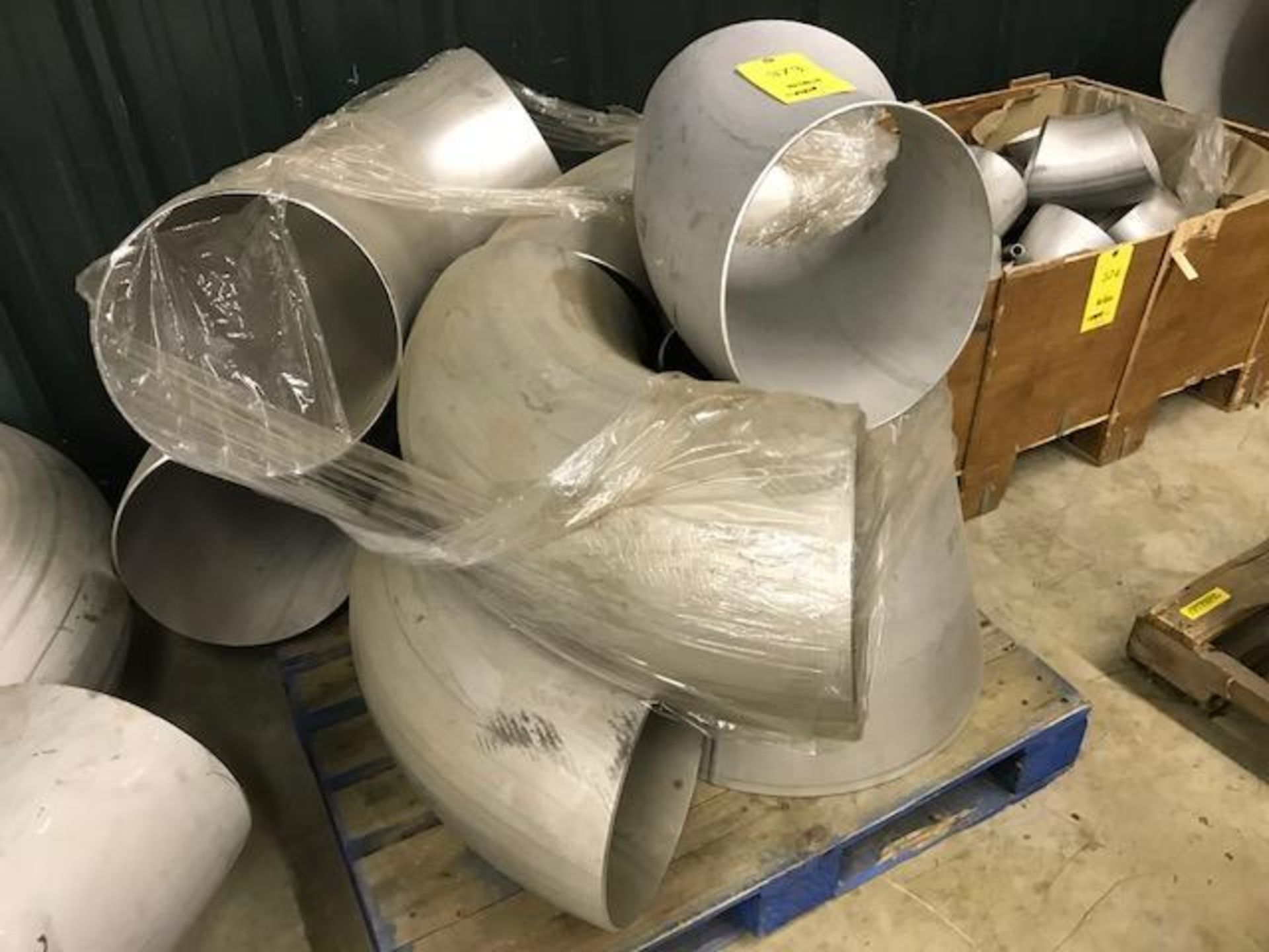 LOT: Stainless Steel Elbows including: (5) 14 in. x 90°, (2) 12 in. x 90°, (1) 14 in. x 45°·, (1) 24 - Image 2 of 2