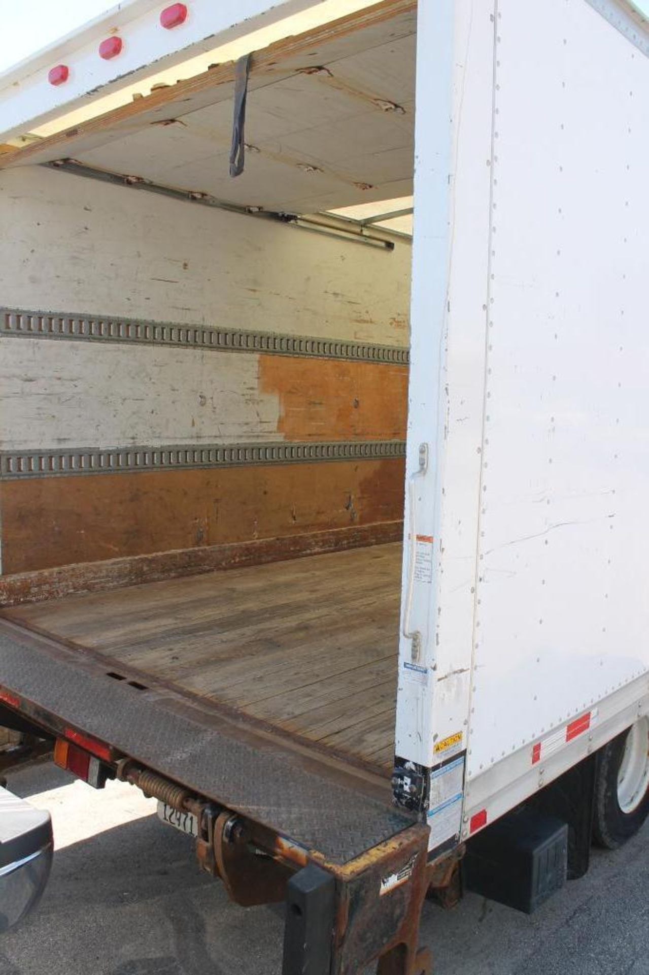 2011 Isuzu NPR ECO-MAX Box Truck, Diesel, Power Lift Gate, VIN JALB4W171B7400492 - Image 7 of 8