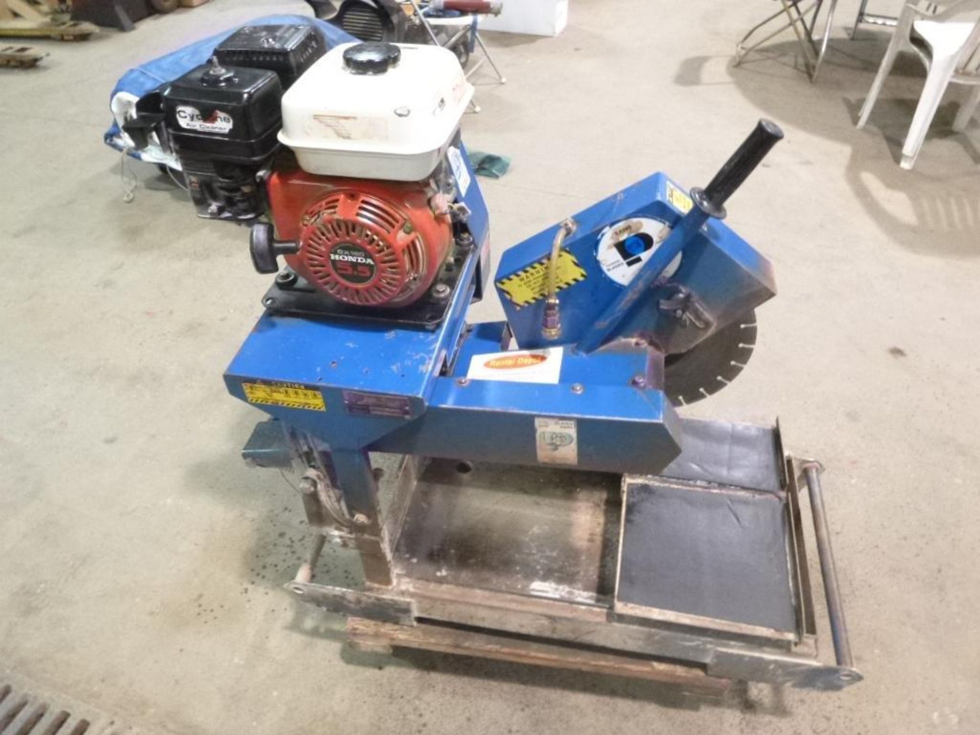 LOT: Gas 5.5 HP 14 in. Brick Saw with Stand - Image 2 of 6