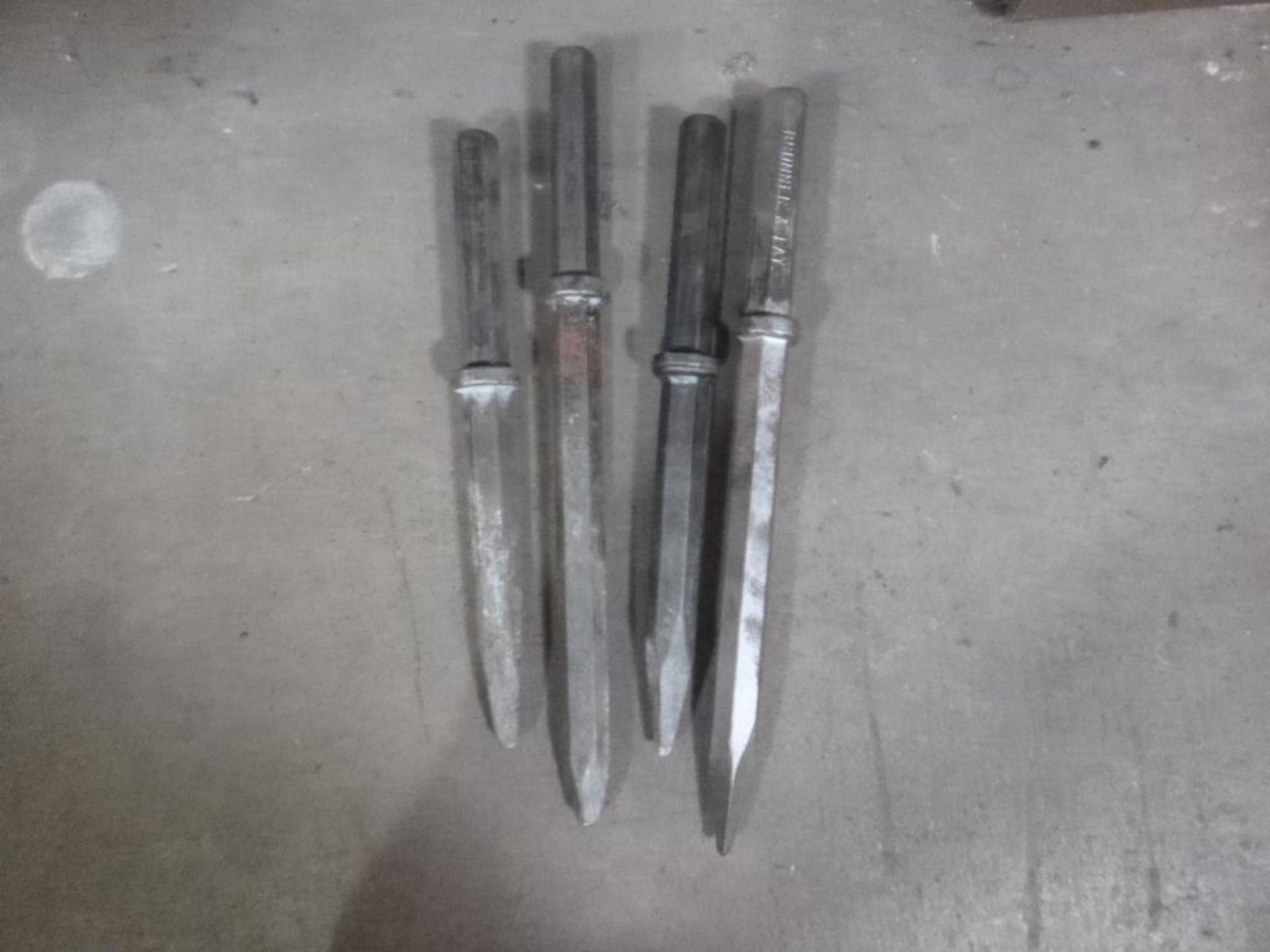 LOT: Assorted 1-1/8 in. Hammer Bits