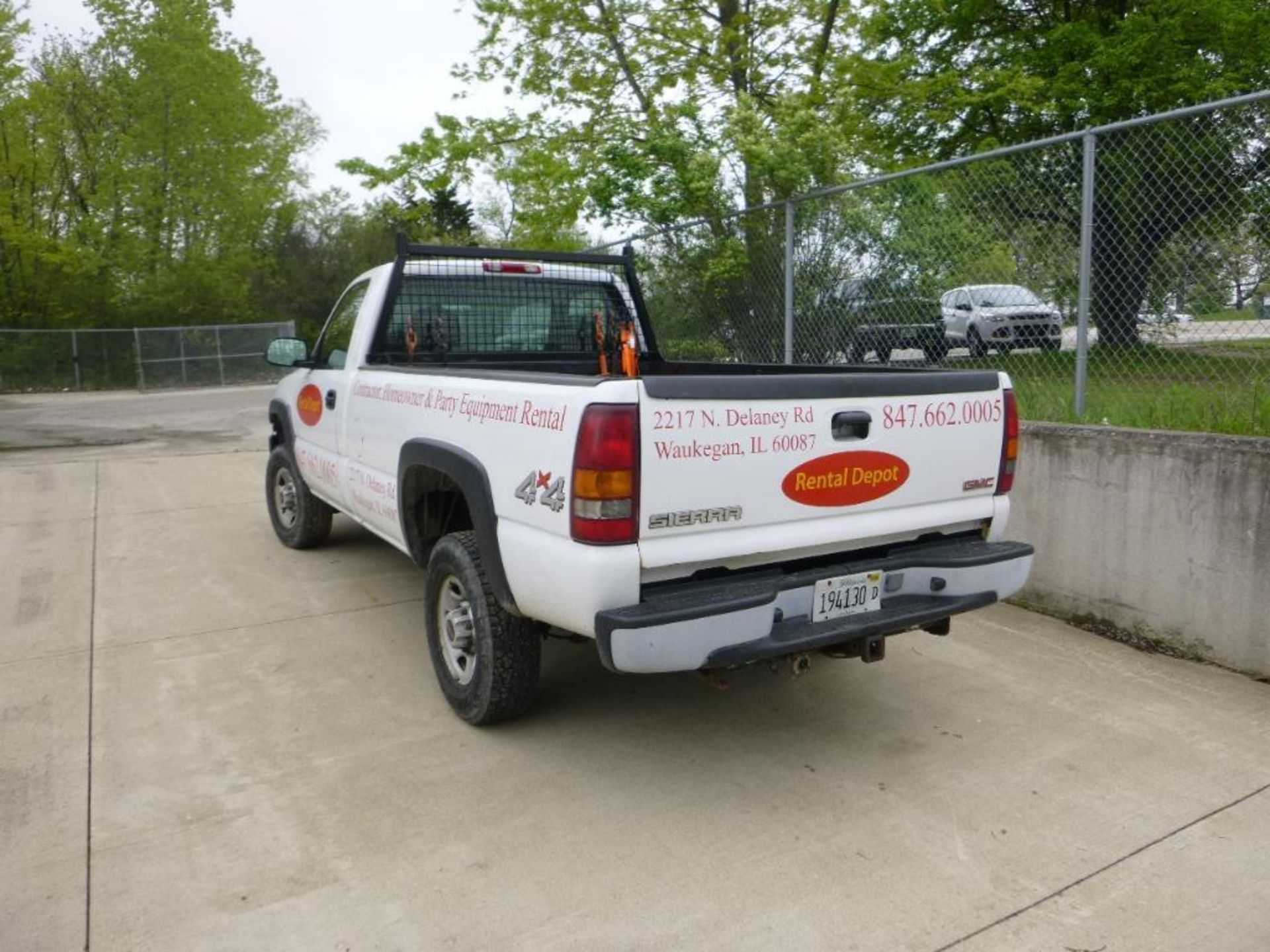 GMC Sierra 2500 HD 4 x 4 Pick Up Truck, 2003, VIN 1GTHK24U63E363433 - Image 3 of 8