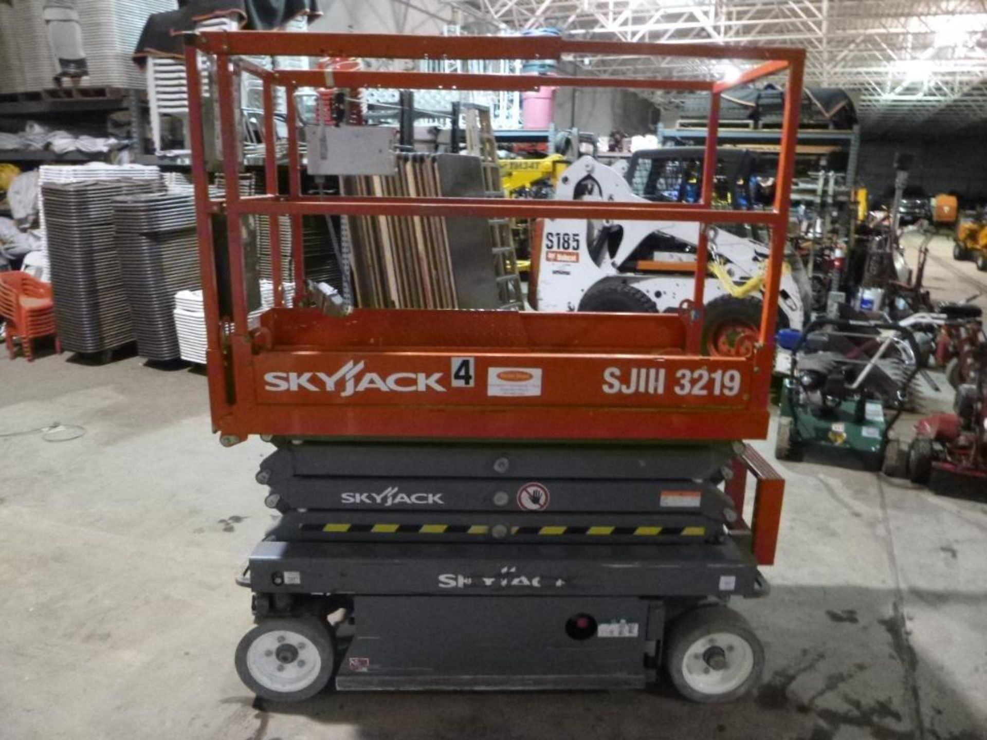 Skyjack 3219 Scissor Lift, 19 ft., 25 ft. Working Height, #4460, - Image 2 of 5