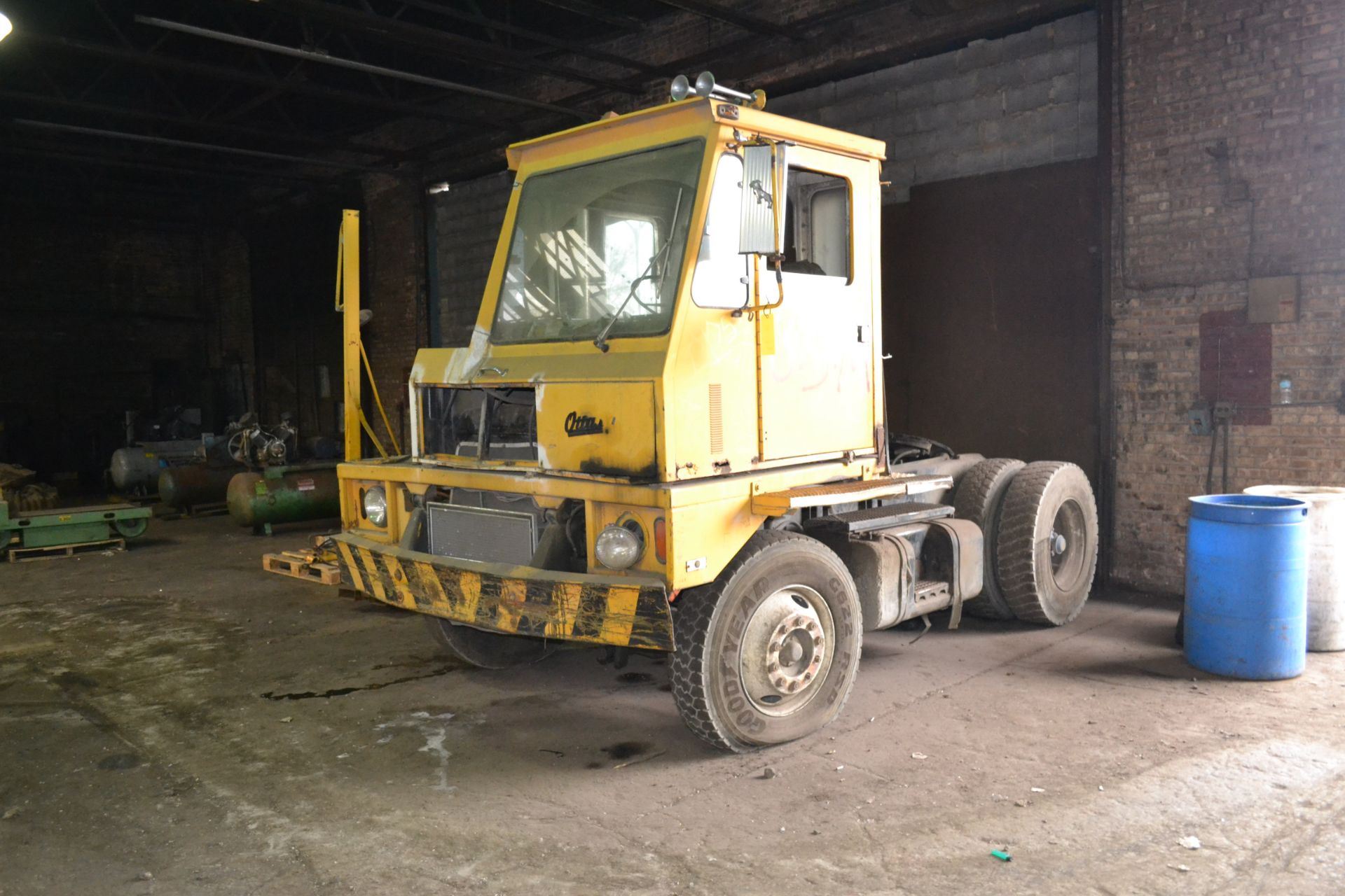 1980 Ottawa Single-Axle Spotter Tractor Model 30, S/N 153352