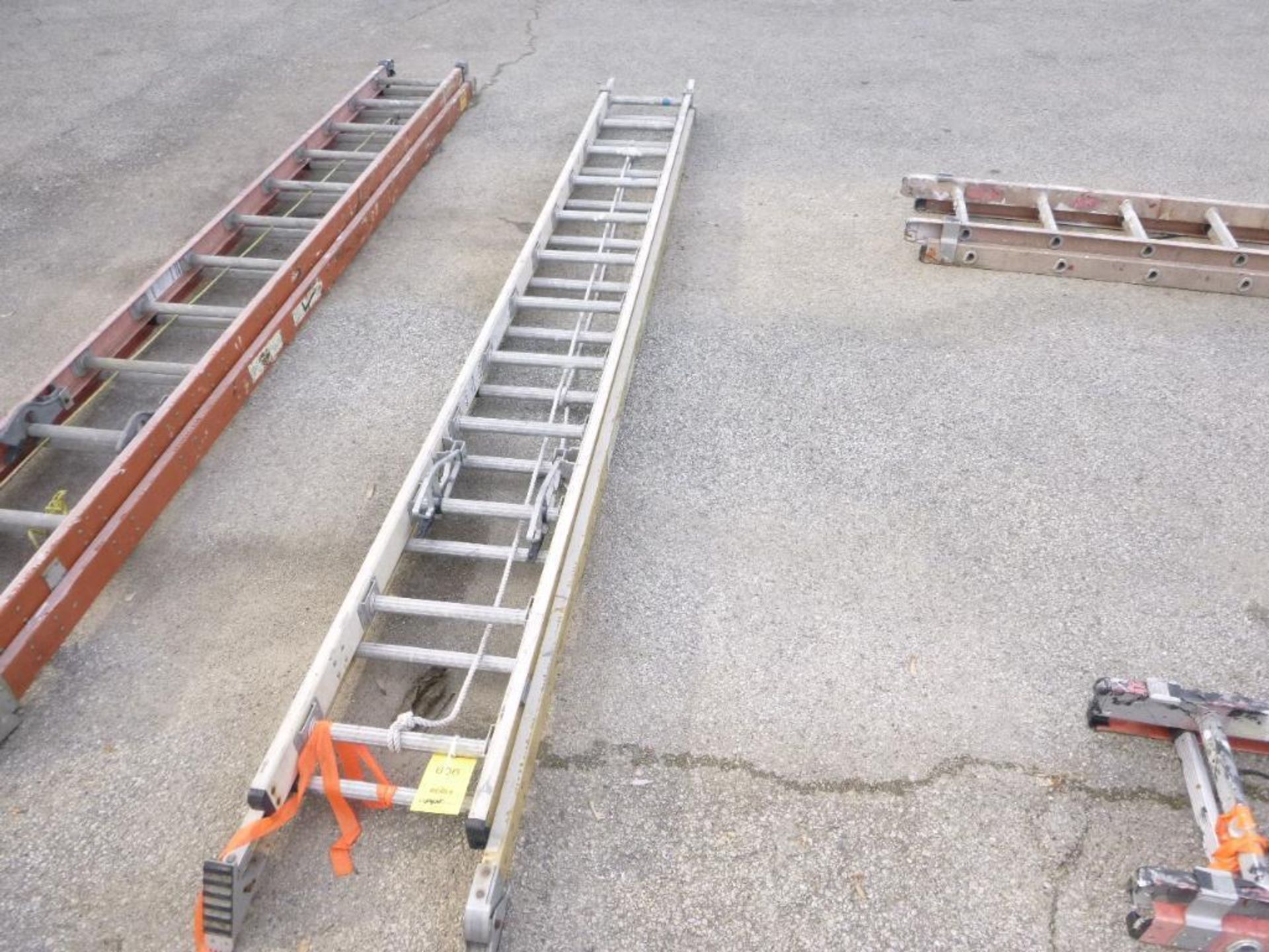 Ladder, Ext Fiberglass 24 ft. - Image 2 of 4