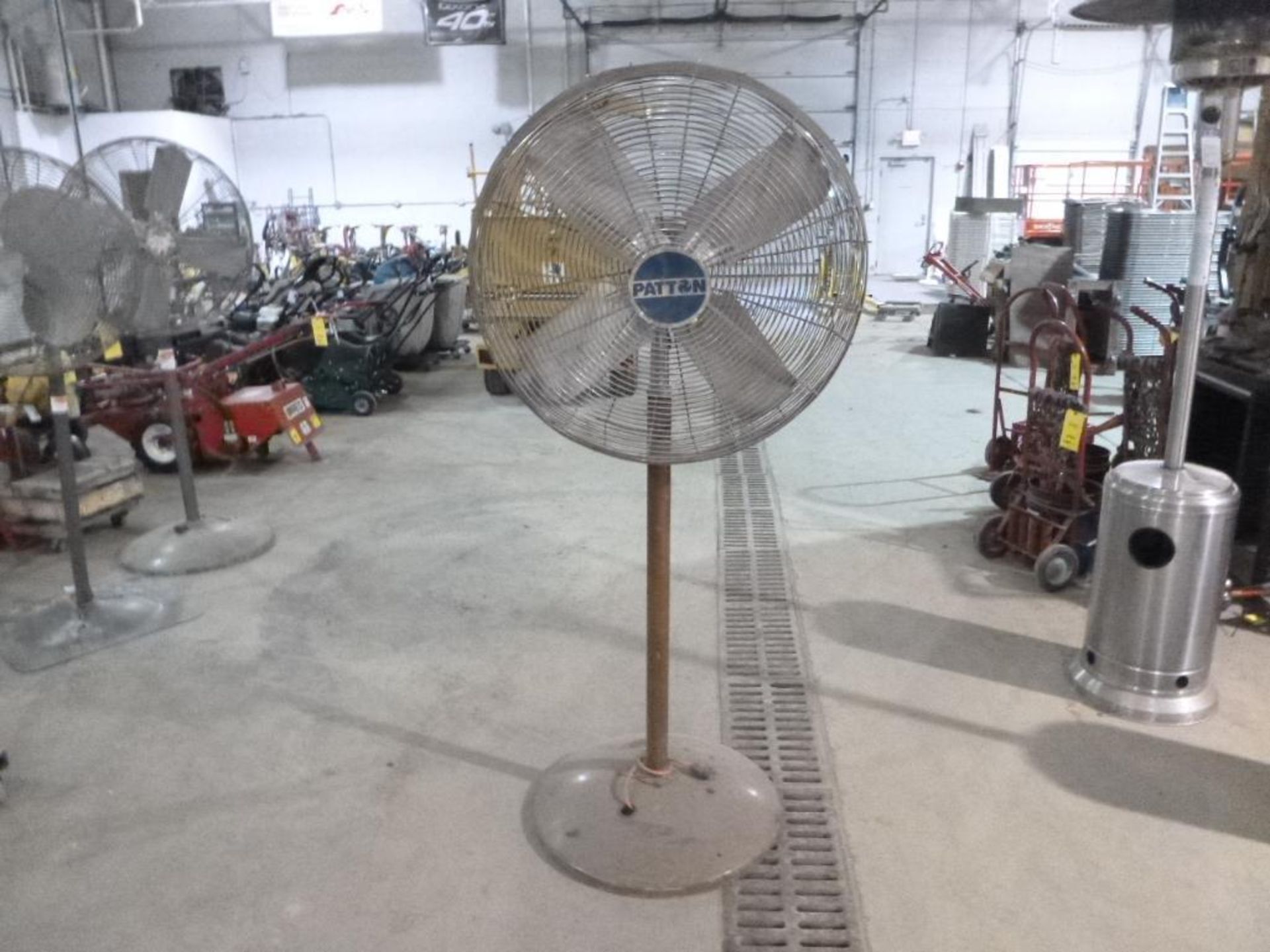 Fan, Pedestal 26 in. - 30 in. - Image 2 of 2