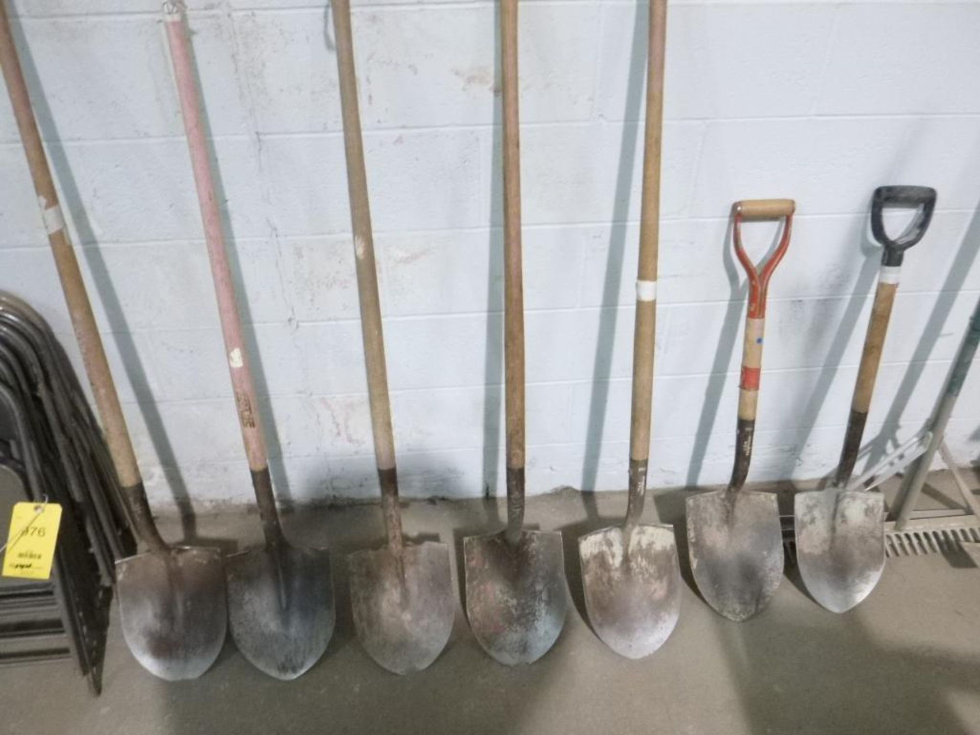 LOT: (7) Shovels